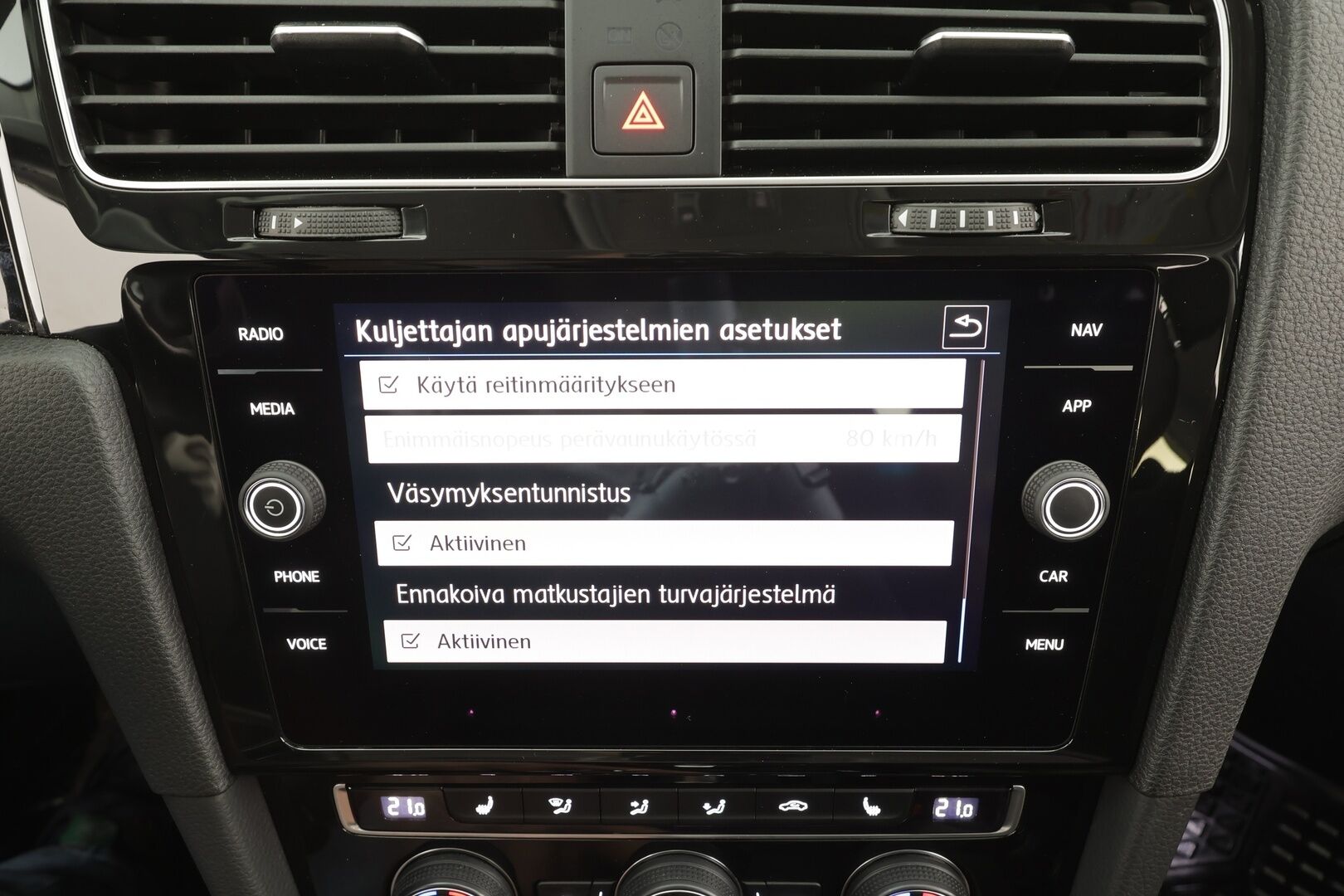 Volkswagen Golf 2019 Variant Highline 1,5 TSI EVO 96 kW DSG * ACC / Webasto / Koukku / Adapt.LED / P.kamera / Hierova penkki * - 1-om Suomi-auto / Kahdet renkaat aluvanteilla 
