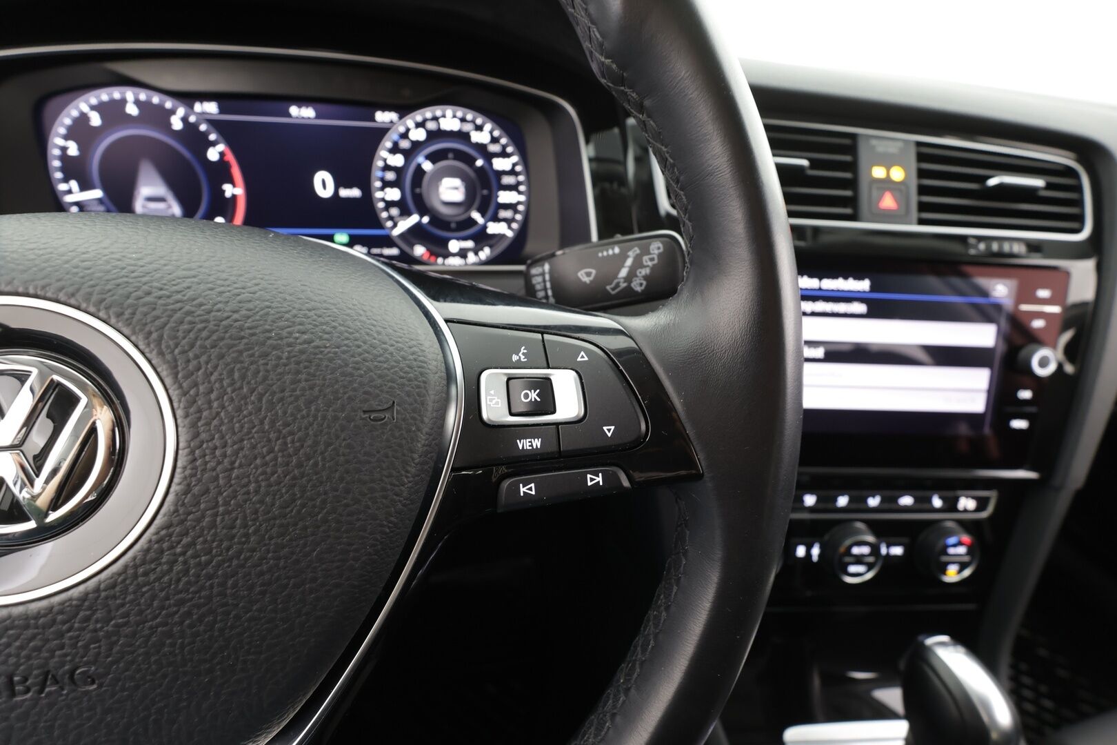 Volkswagen Golf 2019 Variant Highline 1,5 TSI EVO 96 kW DSG * ACC / Webasto / Koukku / Adapt.LED / P.kamera / Hierova penkki * - 1-om Suomi-auto / Kahdet renkaat aluvanteilla 