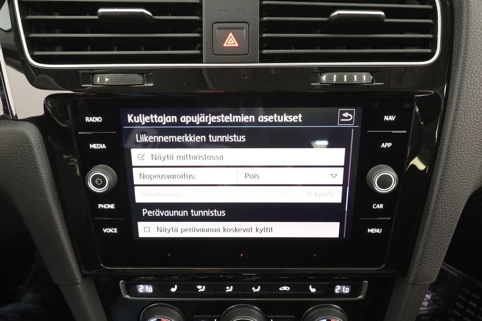Volkswagen Golf 2019 Variant Highline 1,5 TSI EVO 96 kW DSG * ACC / Webasto / Koukku / Adapt.LED / P.kamera / Hierova penkki * - 1-om Suomi-auto / Kahdet renkaat aluvanteilla 