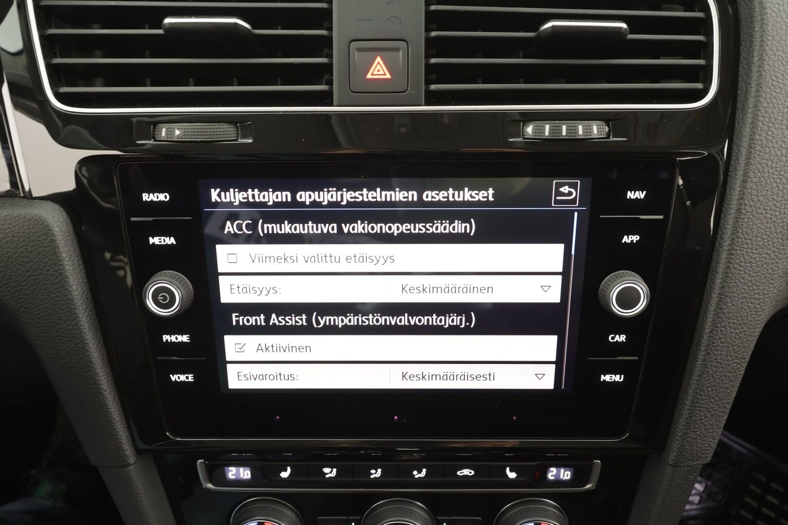 Volkswagen Golf 2019 Variant Highline 1,5 TSI EVO 96 kW DSG * ACC / Webasto / Koukku / Adapt.LED / P.kamera / Hierova penkki * - 1-om Suomi-auto / Kahdet renkaat aluvanteilla 