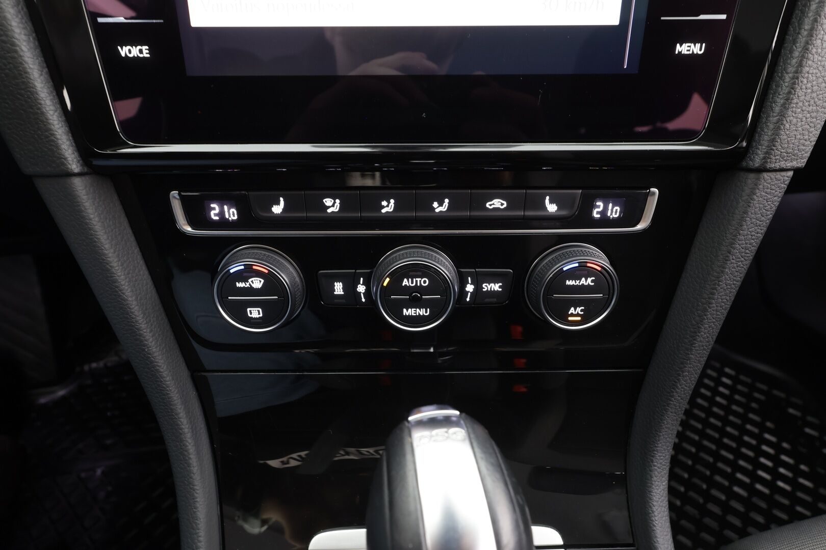 Volkswagen Golf 2019 Variant Highline 1,5 TSI EVO 96 kW DSG * ACC / Webasto / Koukku / Adapt.LED / P.kamera / Hierova penkki * - 1-om Suomi-auto / Kahdet renkaat aluvanteilla 