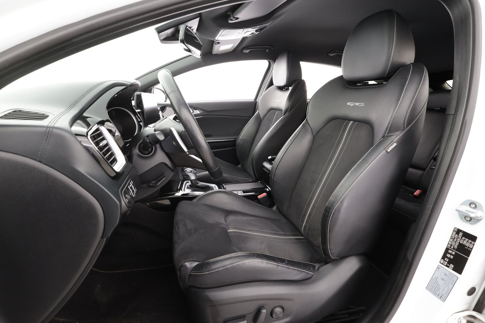 Kia ProCeed 2019 1,4 T-GDI ISG 140hv GT-Line Business Premium DCT * SCC / Lohko&Sisälämmitin / Koukku / JBL / Muistipenkkit / P.Kamera * - | Suomi-auto | Kahdet Renkaat |