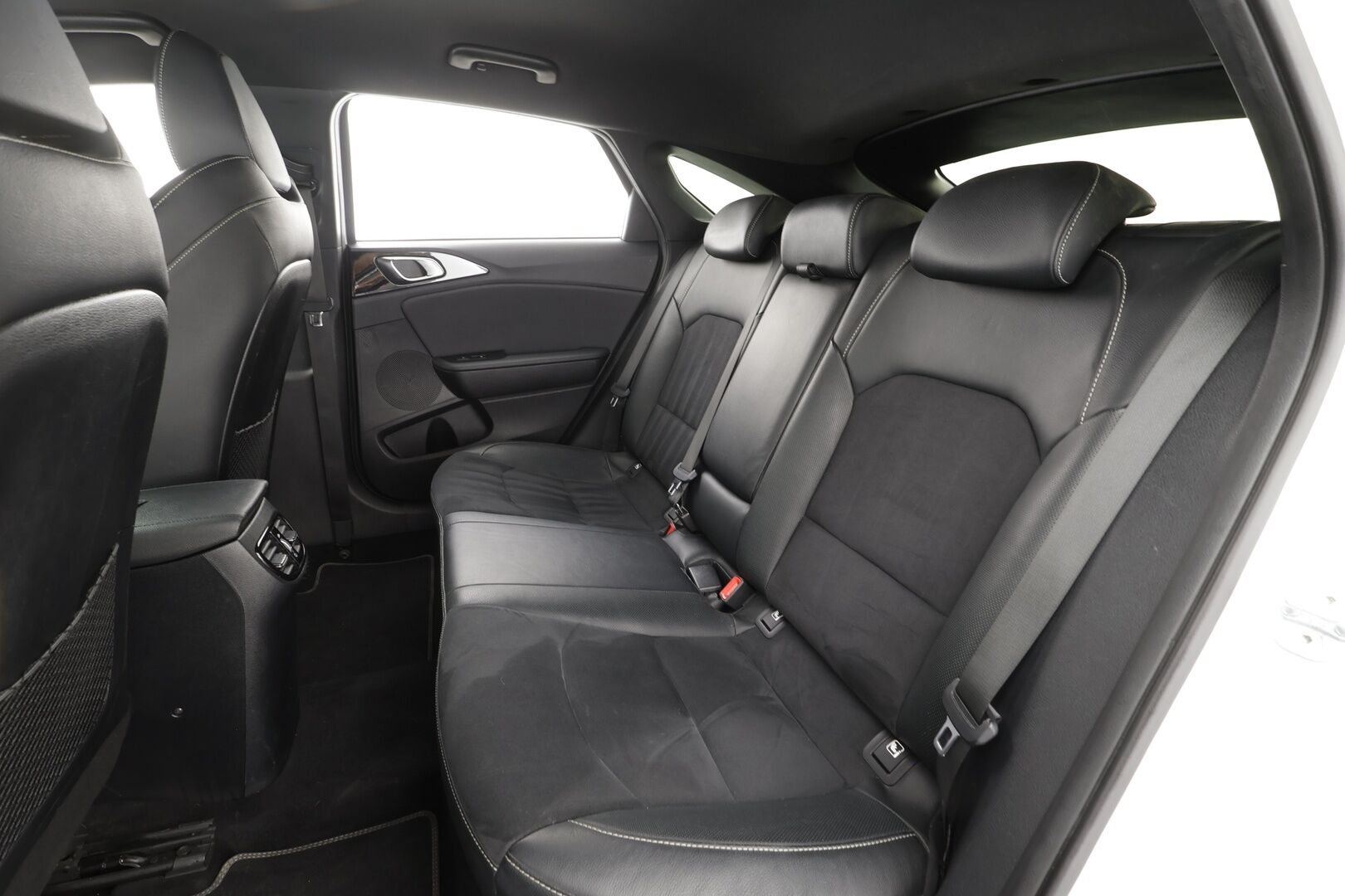 Kia ProCeed 2019 1,4 T-GDI ISG 140hv GT-Line Business Premium DCT * SCC / Lohko&Sisälämmitin / Koukku / JBL / Muistipenkkit / P.Kamera * - | Suomi-auto | Kahdet Renkaat |