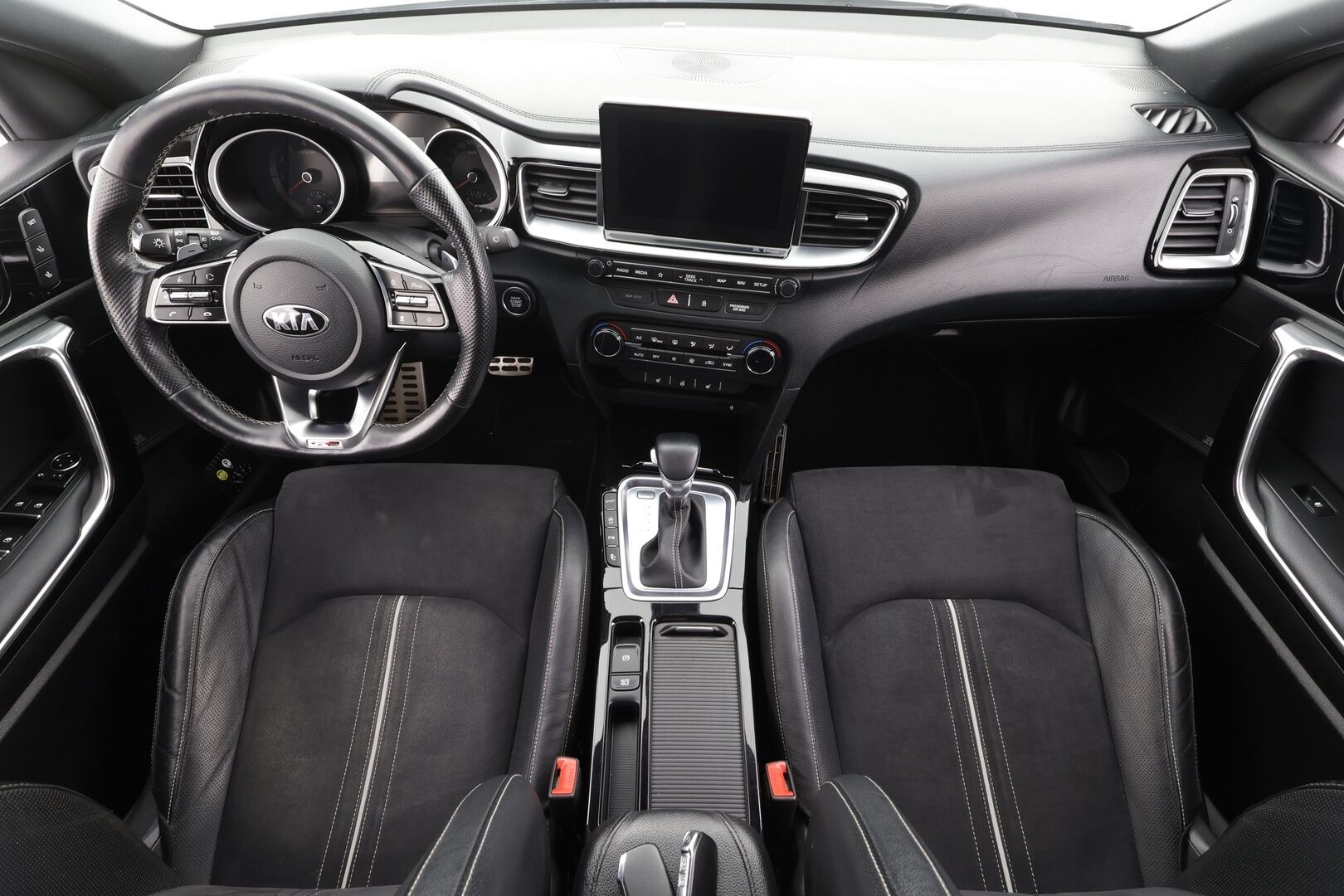 Kia ProCeed 2019 1,4 T-GDI ISG 140hv GT-Line Business Premium DCT * SCC / Lohko&Sisälämmitin / Koukku / JBL / Muistipenkkit / P.Kamera * - | Suomi-auto | Kahdet Renkaat |