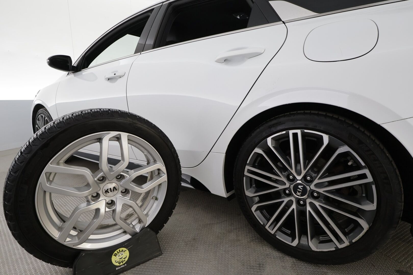 Kia ProCeed 2019 1,4 T-GDI ISG 140hv GT-Line Business Premium DCT * SCC / Lohko&Sisälämmitin / Koukku / JBL / Muistipenkkit / P.Kamera * - | Suomi-auto | Kahdet Renkaat |