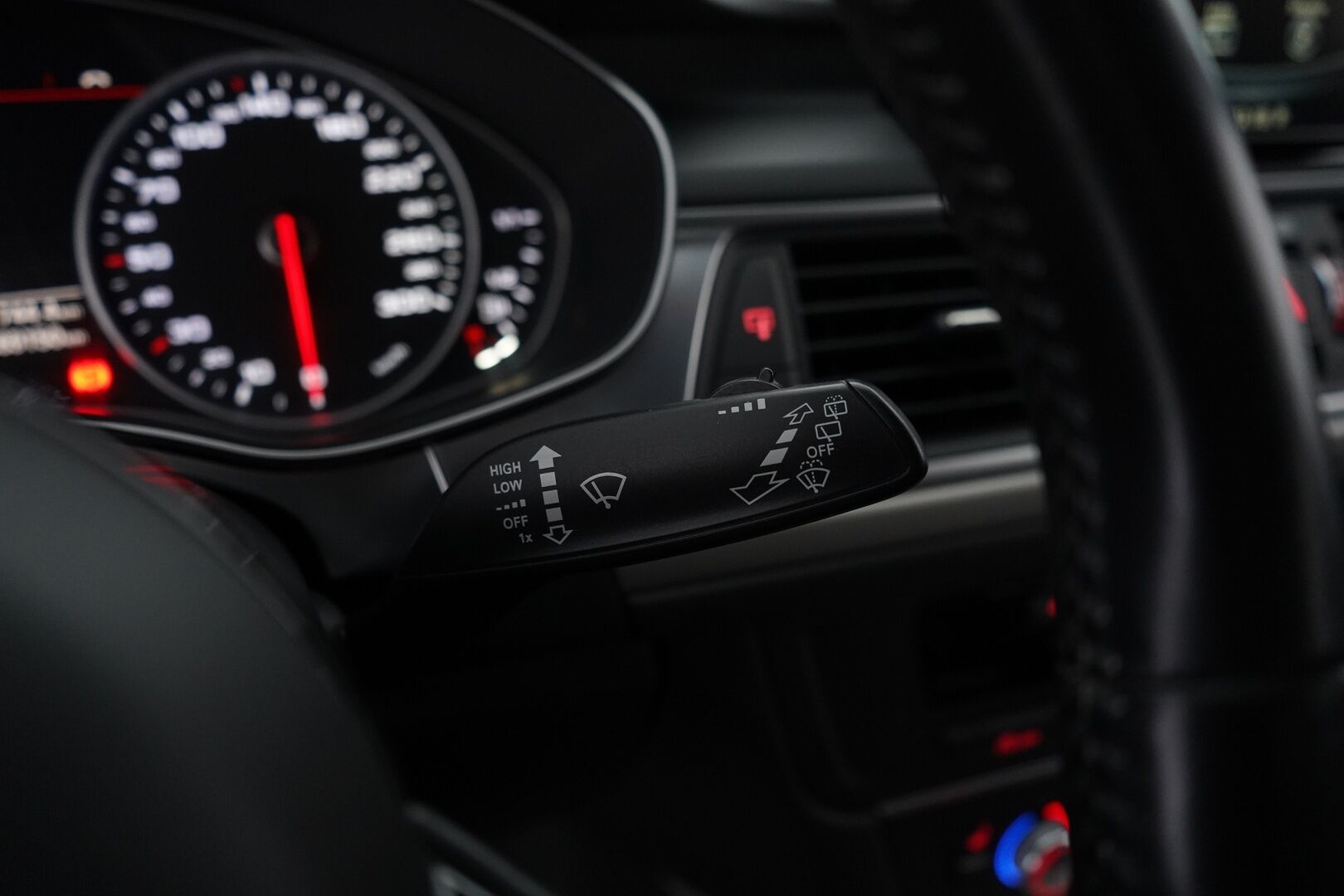 Audi A6 allroad quattro 2016 *Webasto / Koukku / Keyless / Kamera / Sporttipenkit / Ilma-alusta* - Viimeisin huolto 265tkm / Kahdet vanteet / Säännöllisesti huollettu 