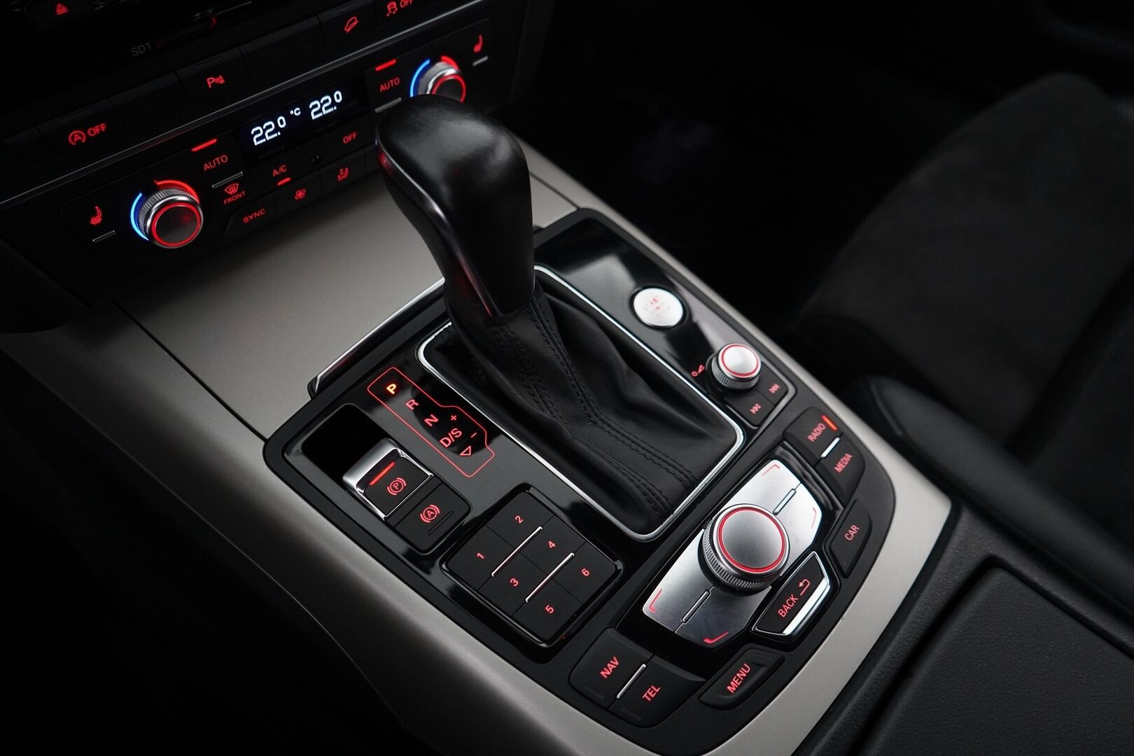 Audi A6 allroad quattro 2016 *Webasto / Koukku / Keyless / Kamera / Sporttipenkit / Ilma-alusta* - Viimeisin huolto 265tkm / Kahdet vanteet / Säännöllisesti huollettu 