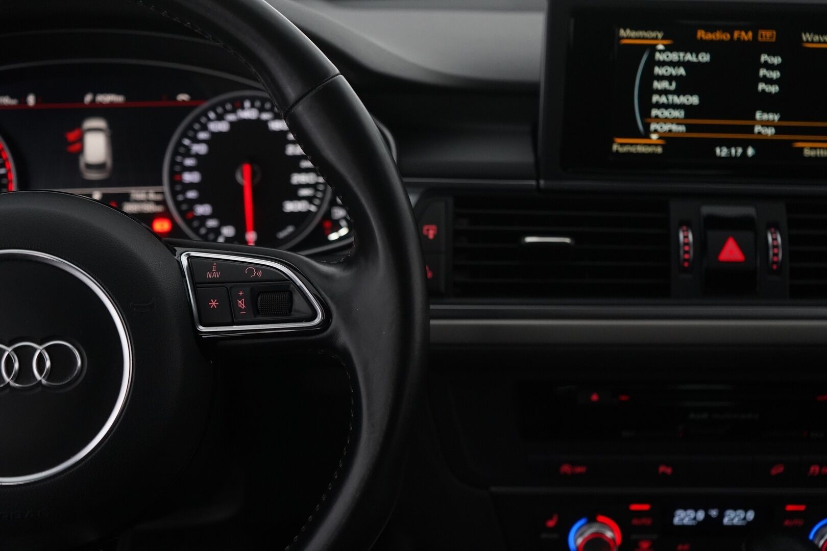 Audi A6 allroad quattro 2016 *Webasto / Koukku / Keyless / Kamera / Sporttipenkit / Ilma-alusta* - Viimeisin huolto 265tkm / Kahdet vanteet / Säännöllisesti huollettu 