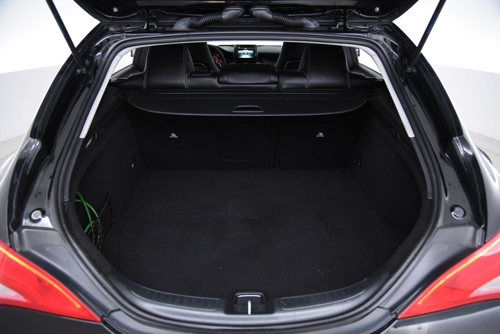 Mercedes-Benz CLA 2016 220 CDI 4Matic A Shooting Brake Premium Business /  Lohkolämmitin / Koukku / Tutkat / Vakkari / Navi - Juuri huollettu ja katsastettu / 2x Alumiinivanteet hyvillä renkailla!