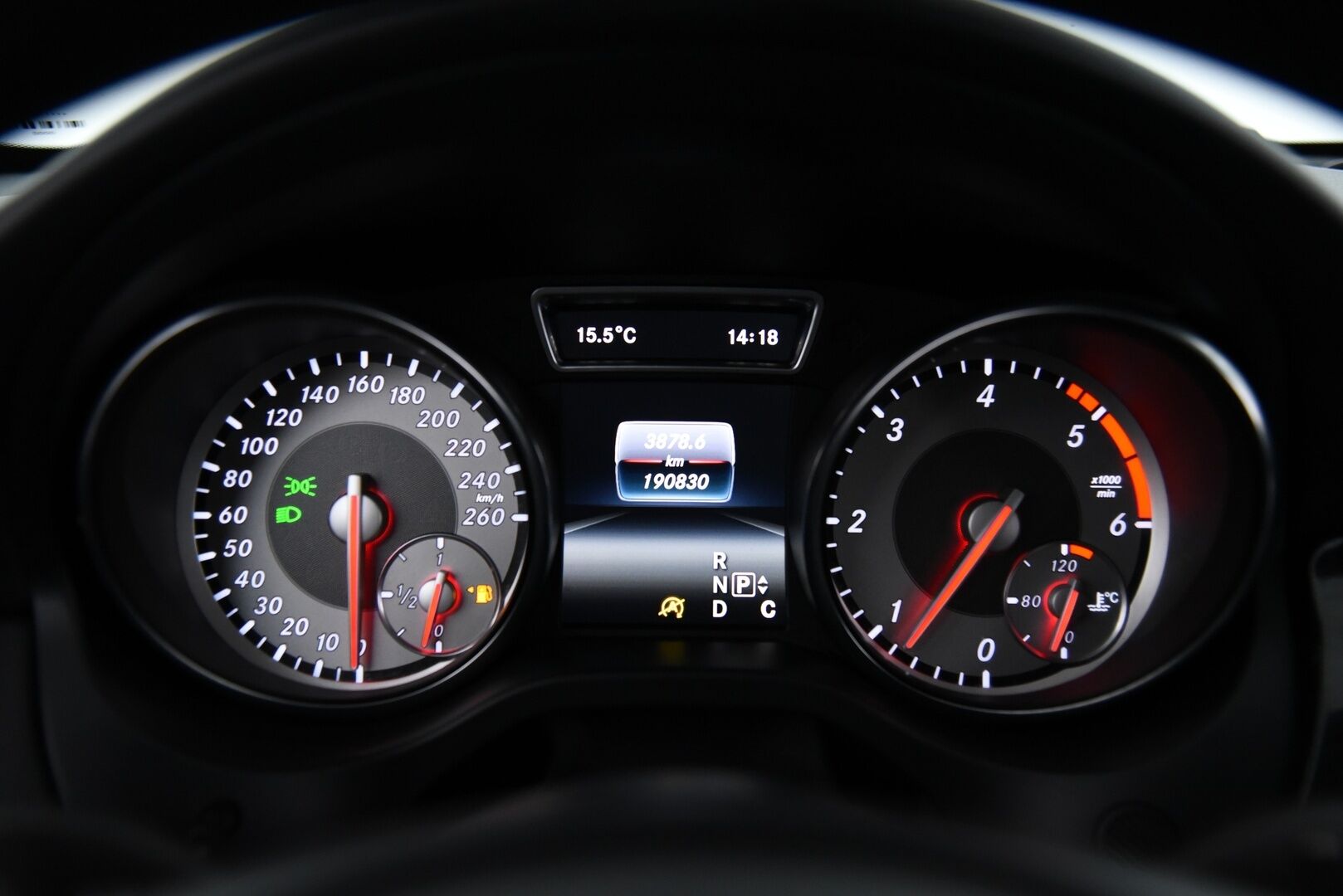 Mercedes-Benz CLA 2016 220 CDI 4Matic A Shooting Brake Premium Business /  Lohkolämmitin / Koukku / Tutkat / Vakkari / Navi - Juuri huollettu ja katsastettu / 2x Alumiinivanteet hyvillä renkailla!