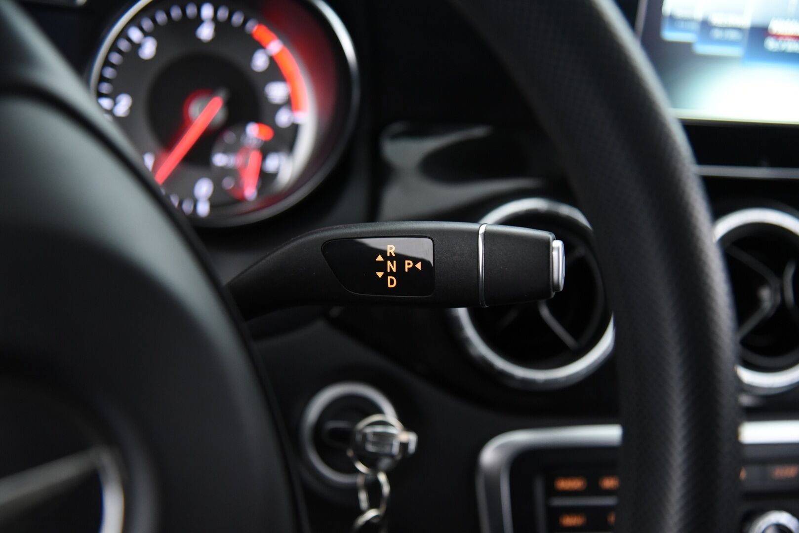 Mercedes-Benz CLA 2016 220 CDI 4Matic A Shooting Brake Premium Business /  Lohkolämmitin / Koukku / Tutkat / Vakkari / Navi - Juuri huollettu ja katsastettu / 2x Alumiinivanteet hyvillä renkailla!