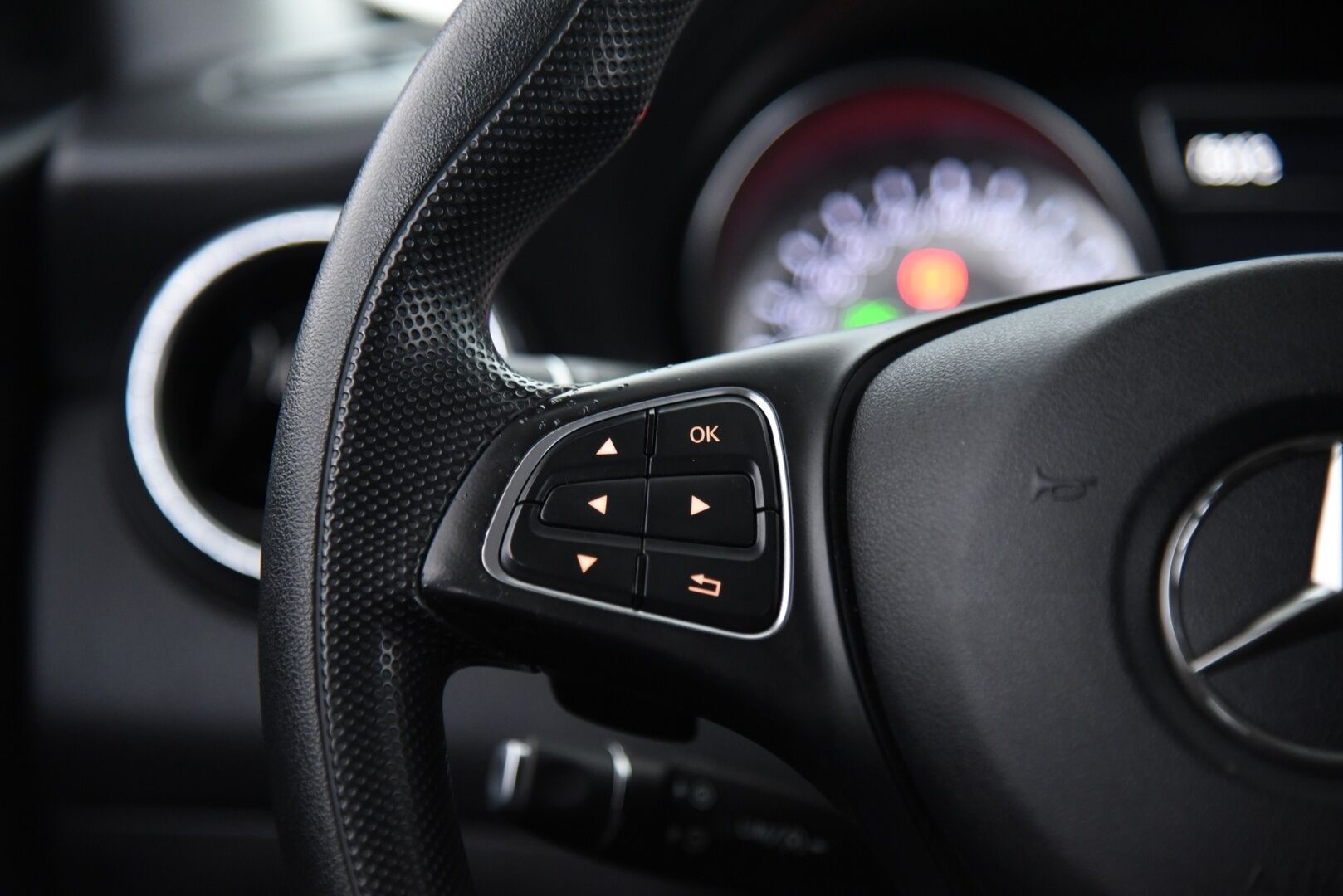 Mercedes-Benz CLA 2016 220 CDI 4Matic A Shooting Brake Premium Business /  Lohkolämmitin / Koukku / Tutkat / Vakkari / Navi - Juuri huollettu ja katsastettu / 2x Alumiinivanteet hyvillä renkailla!