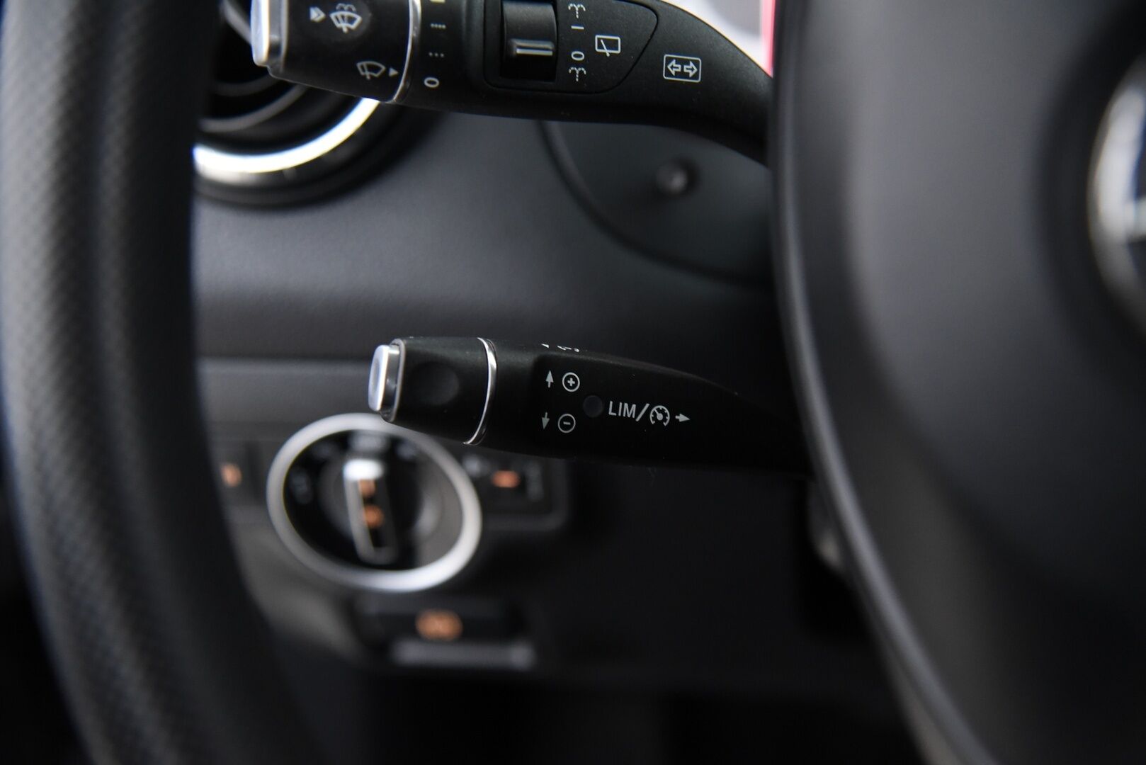 Mercedes-Benz CLA 2016 220 CDI 4Matic A Shooting Brake Premium Business /  Lohkolämmitin / Koukku / Tutkat / Vakkari / Navi - Juuri huollettu ja katsastettu / 2x Alumiinivanteet hyvillä renkailla!