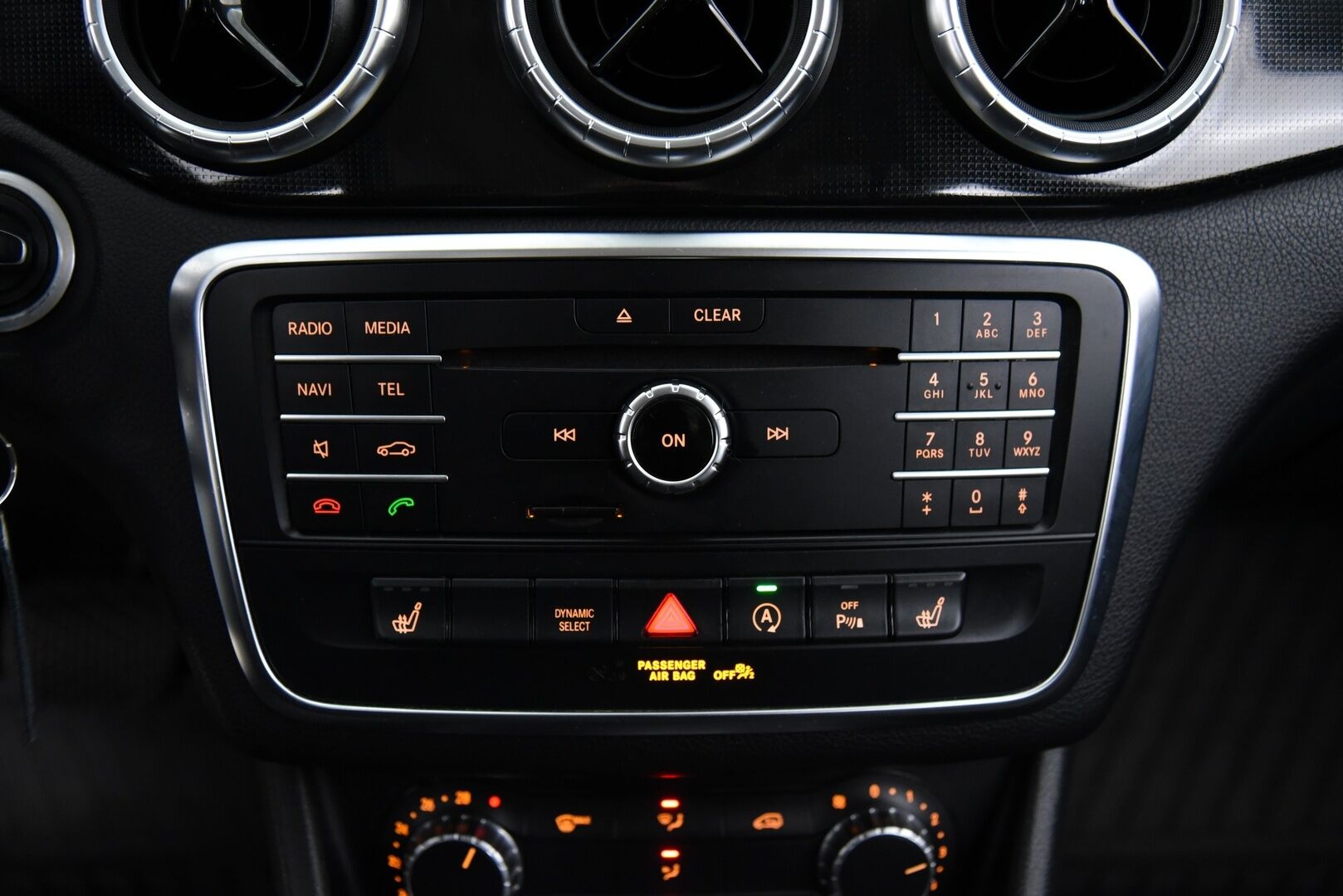 Mercedes-Benz CLA 2016 220 CDI 4Matic A Shooting Brake Premium Business /  Lohkolämmitin / Koukku / Tutkat / Vakkari / Navi - Juuri huollettu ja katsastettu / 2x Alumiinivanteet hyvillä renkailla!