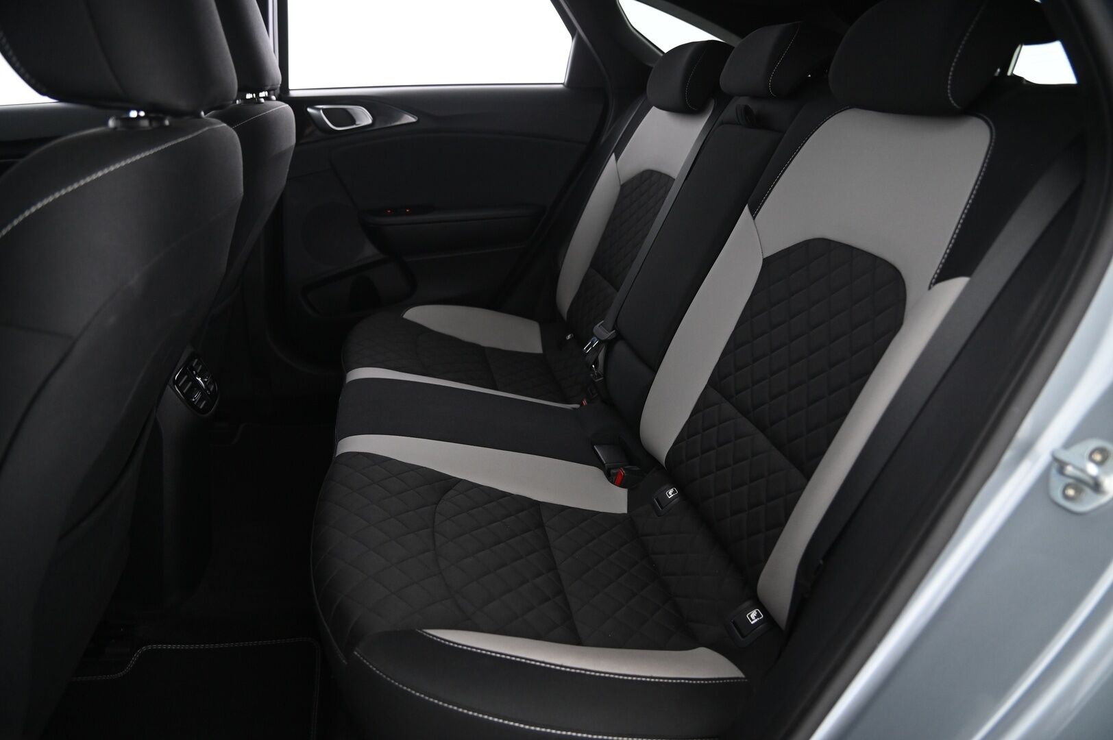 Kia ProCeed 2019 1,4 T-GDI ISG 140hv GT-Line SB DCT A/T EcoDynamics - 1-omisteinen Suomi-auto | P-kamera | Vetokoukku | Lohkolämmitin | 2 Renkaat aluvanteilla
