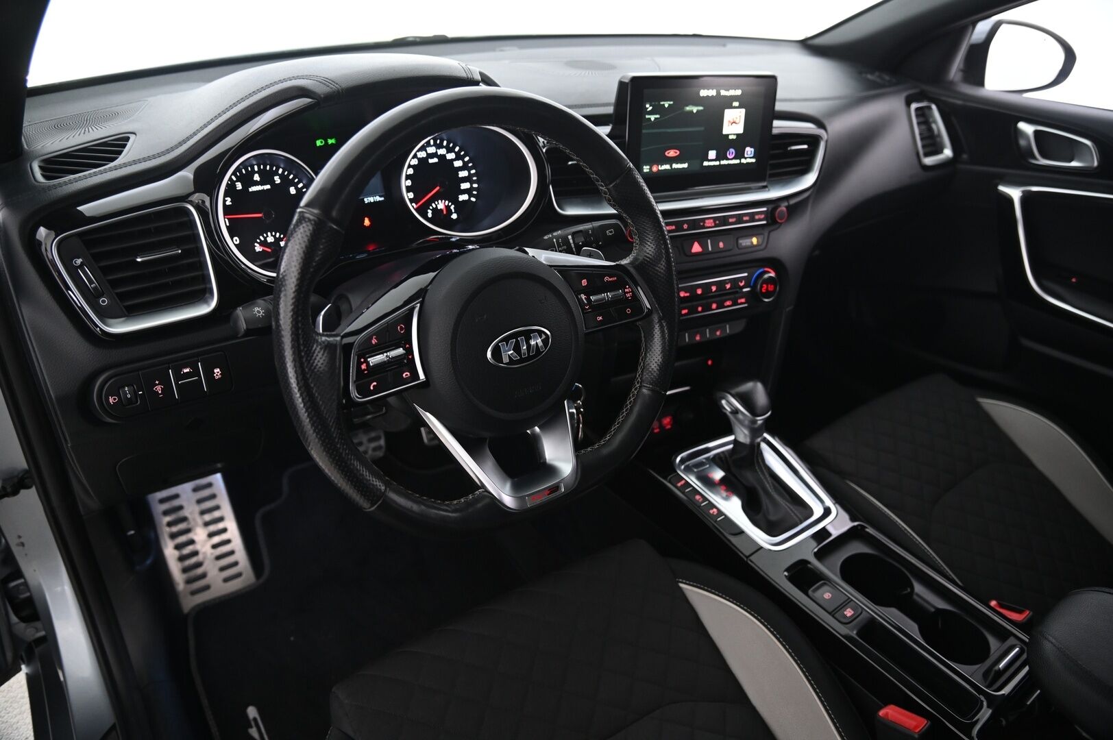 Kia ProCeed 2019 1,4 T-GDI ISG 140hv GT-Line SB DCT A/T EcoDynamics - 1-omisteinen Suomi-auto | P-kamera | Vetokoukku | Lohkolämmitin | 2 Renkaat aluvanteilla