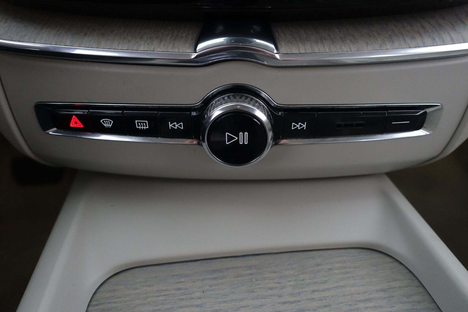 Volvo XC60 2019 T8 AWD Inscription aut - | Webasto | Adapt. Vakkari | Muistipenkki | Jakopää Vaihdettu | BLIS | 2x Renkaat&Vanteet | KeylessGo | Panoraama-lasikatto |