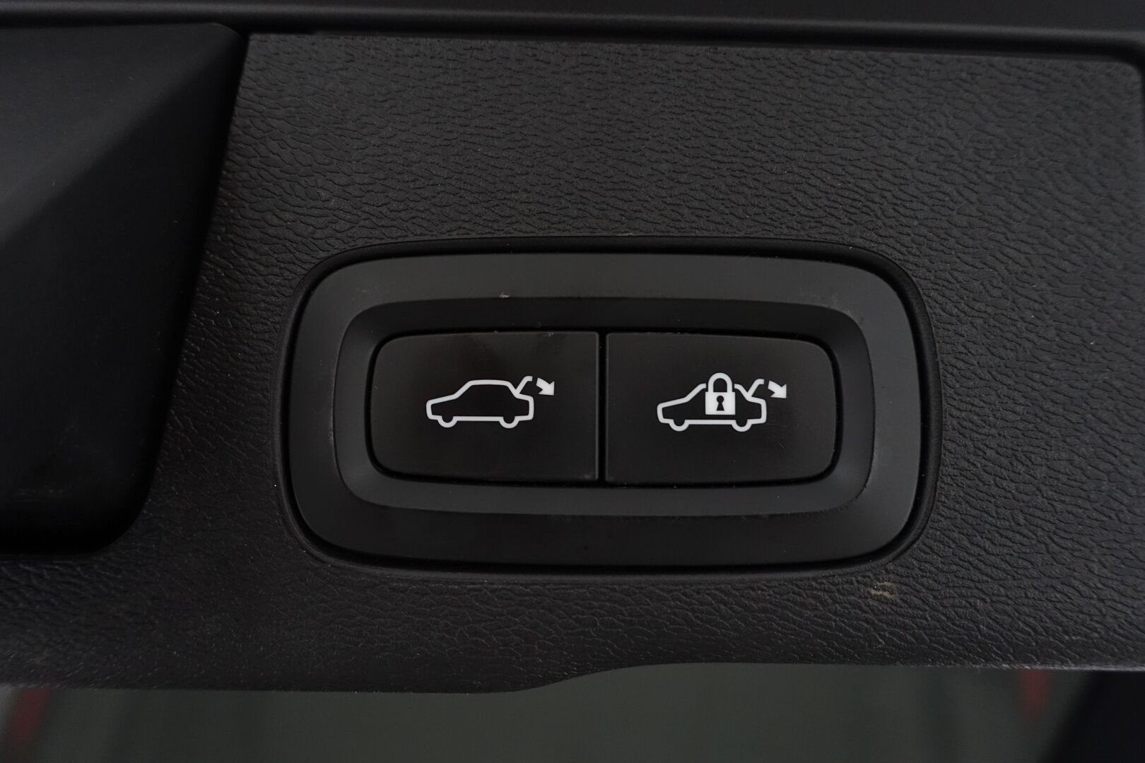 Volvo XC60 2019 T8 AWD Inscription aut - | Webasto | Adapt. Vakkari | Muistipenkki | Jakopää Vaihdettu | BLIS | 2x Renkaat&Vanteet | KeylessGo | Panoraama-lasikatto |