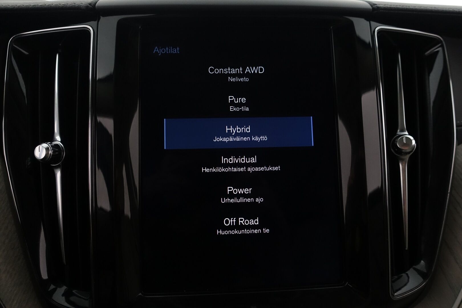 Volvo XC60 2019 T8 AWD Inscription aut - | Webasto | Adapt. Vakkari | Muistipenkki | Jakopää Vaihdettu | BLIS | 2x Renkaat&Vanteet | KeylessGo | Panoraama-lasikatto |