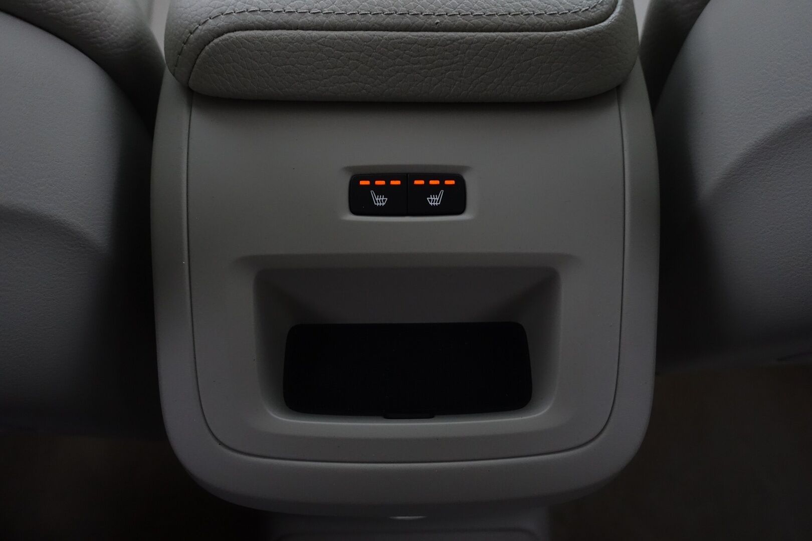 Volvo XC60 2019 T8 AWD Inscription aut - | Webasto | Adapt. Vakkari | Muistipenkki | Jakopää Vaihdettu | BLIS | 2x Renkaat&Vanteet | KeylessGo | Panoraama-lasikatto |