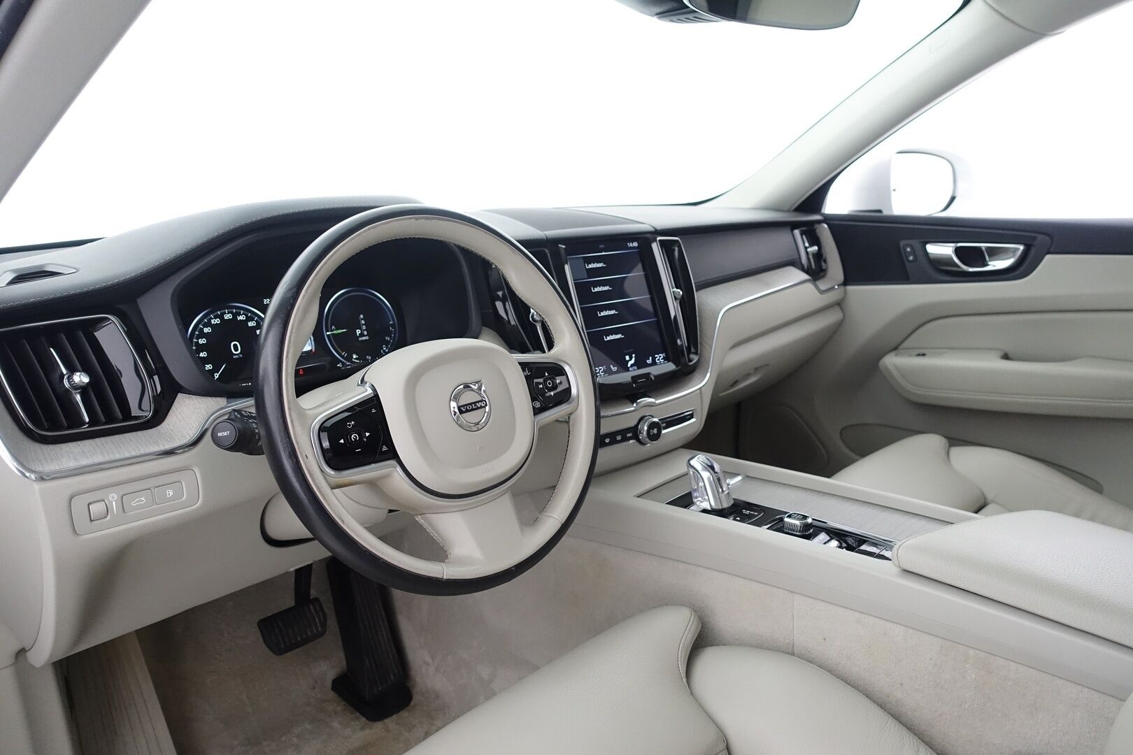 Volvo XC60 2019 T8 AWD Inscription aut - | Webasto | Adapt. Vakkari | Muistipenkki | Jakopää Vaihdettu | BLIS | 2x Renkaat&Vanteet | KeylessGo | Panoraama-lasikatto |