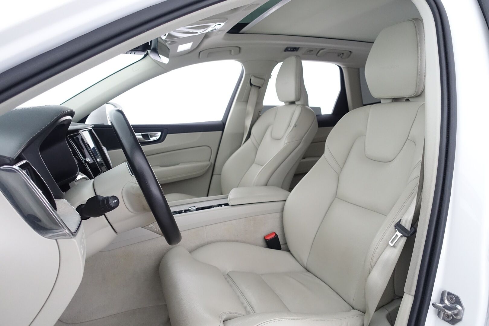 Volvo XC60 2019 T8 AWD Inscription aut - | Webasto | Adapt. Vakkari | Muistipenkki | Jakopää Vaihdettu | BLIS | 2x Renkaat&Vanteet | KeylessGo | Panoraama-lasikatto |