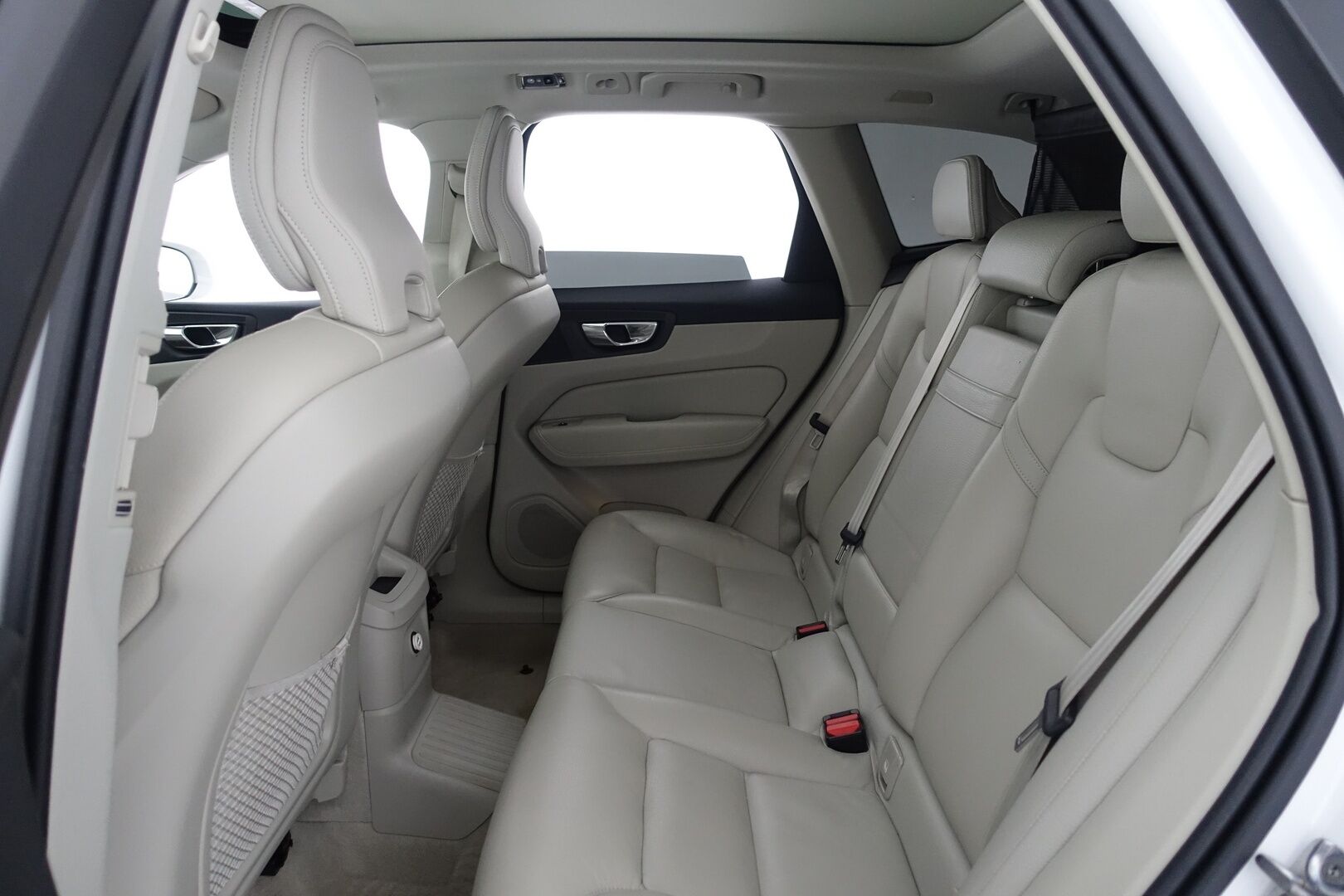 Volvo XC60 2019 T8 AWD Inscription aut - | Webasto | Adapt. Vakkari | Muistipenkki | Jakopää Vaihdettu | BLIS | 2x Renkaat&Vanteet | KeylessGo | Panoraama-lasikatto |