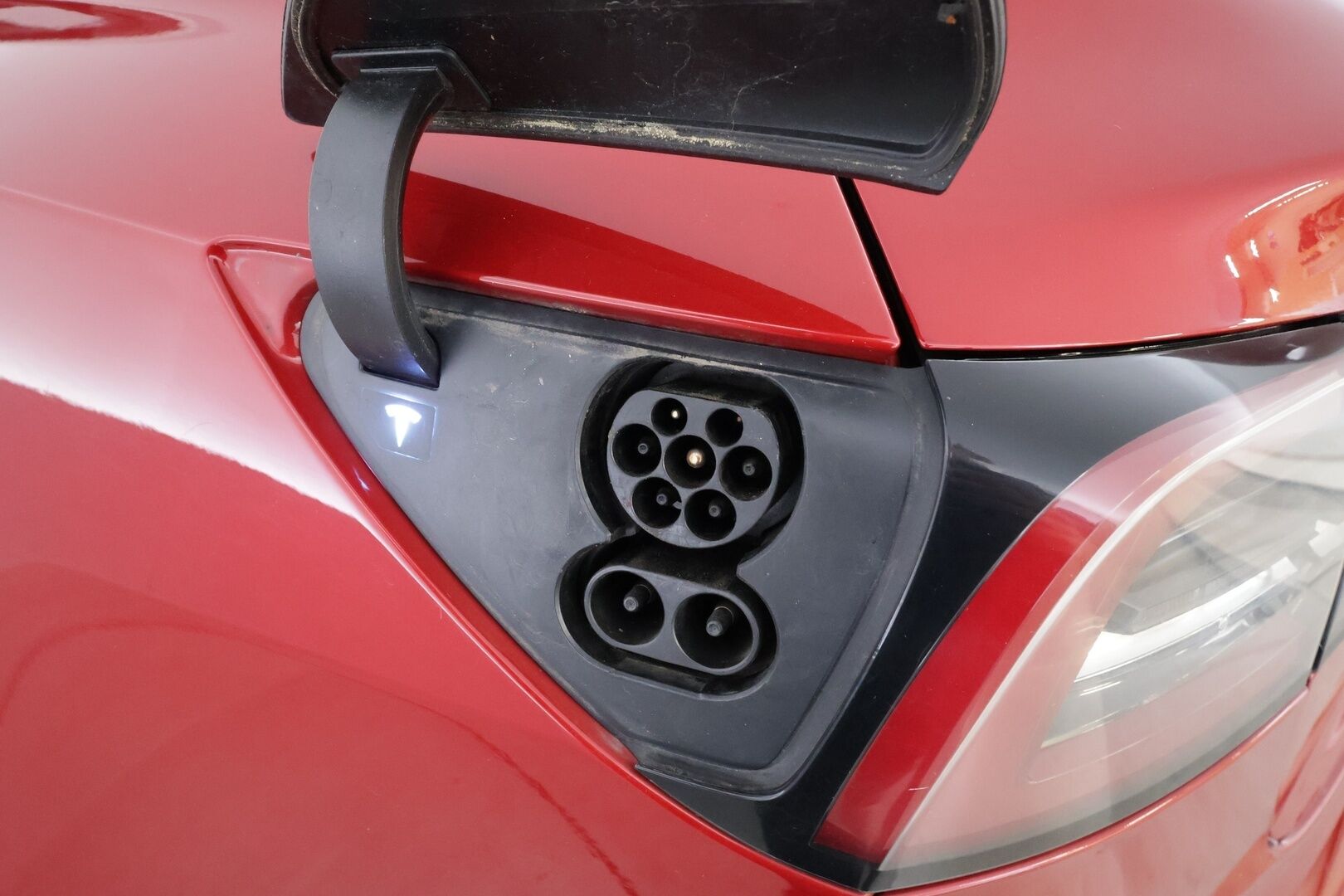 Tesla Model 3 2019 Long-Range Dual Motor AWD * Premium Audio / Lasikatto / P.kamera / Valkoiset nahat / LED / Navi * - HULLU BLACKWEEK KORKOTARJOUS 2,49%