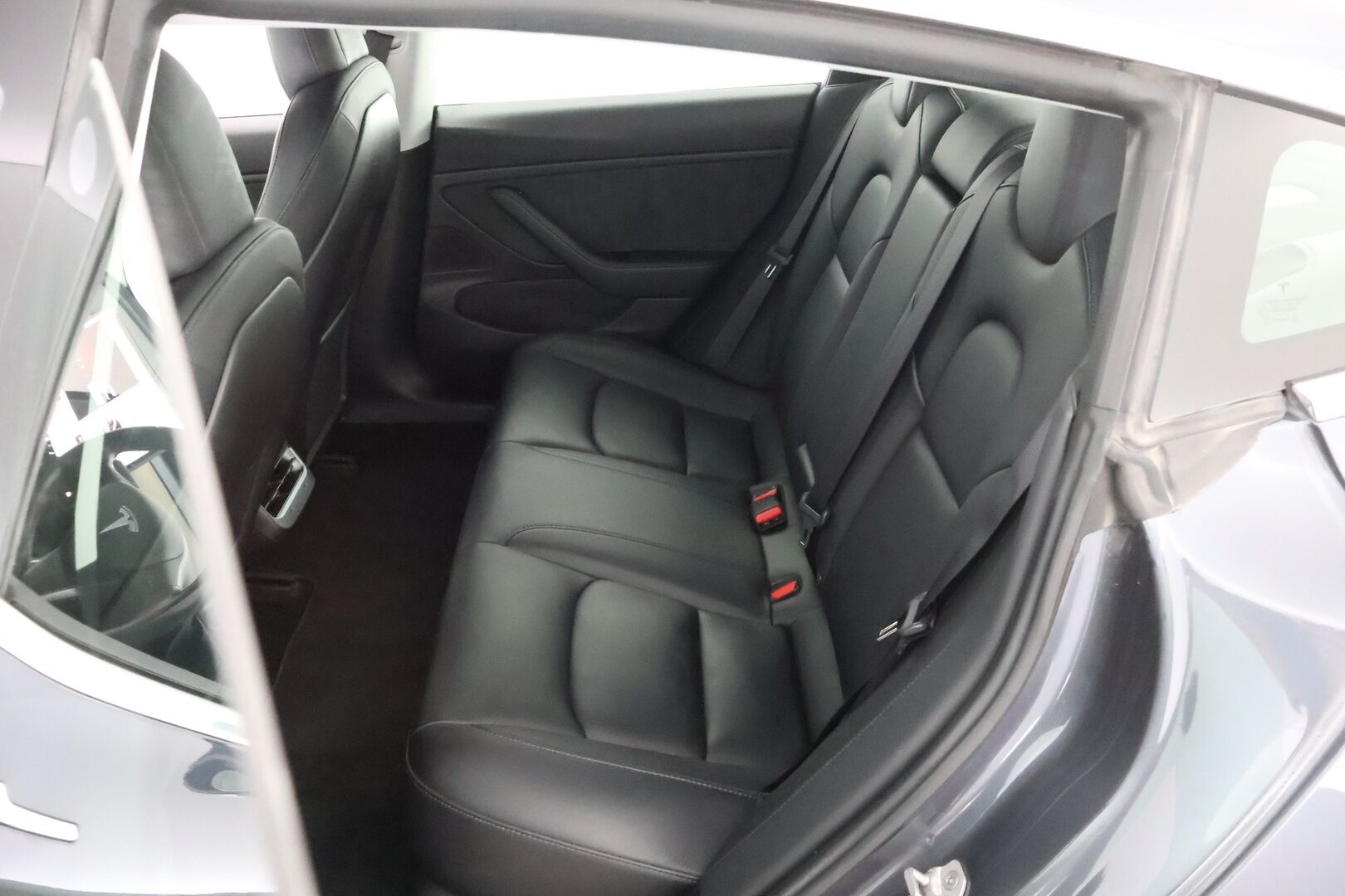 Tesla Model 3 2019 Long-Range Dual Motor AWD - Suomiauto / Premium Audio / Lasikatto / Peruutuskamera / Nahkasisusta / 2x Renkaat Aluvantein!
