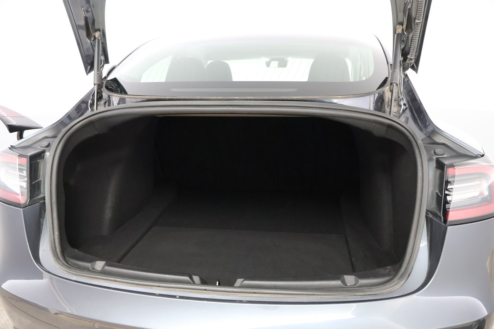 Tesla Model 3 2019 Long-Range Dual Motor AWD - Suomiauto / Premium Audio / Lasikatto / Peruutuskamera / Nahkasisusta / 2x Renkaat Aluvantein!
