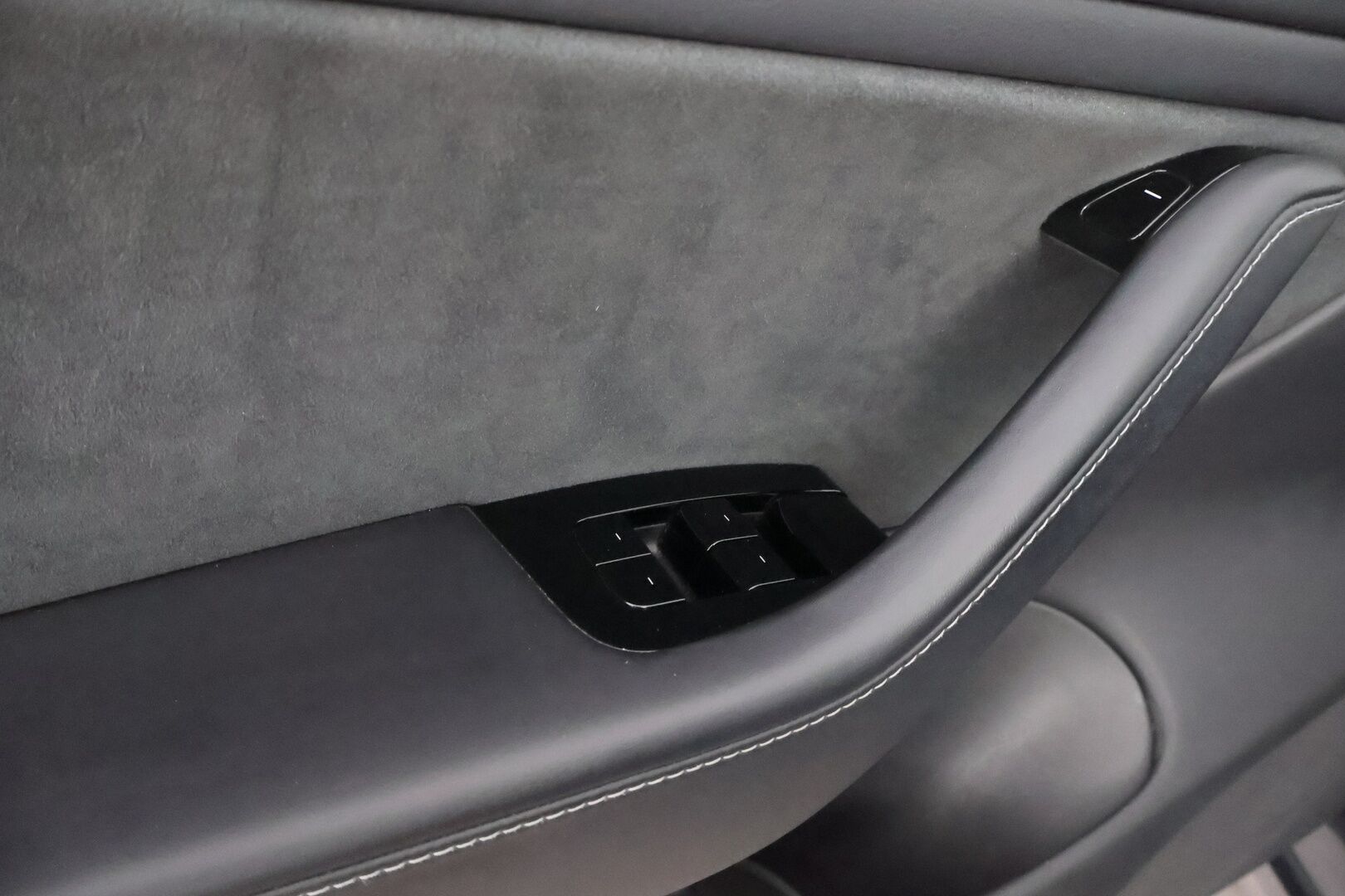 Tesla Model 3 2019 Long-Range Dual Motor AWD - Suomiauto / Premium Audio / Lasikatto / Peruutuskamera / Nahkasisusta / 2x Renkaat Aluvantein!