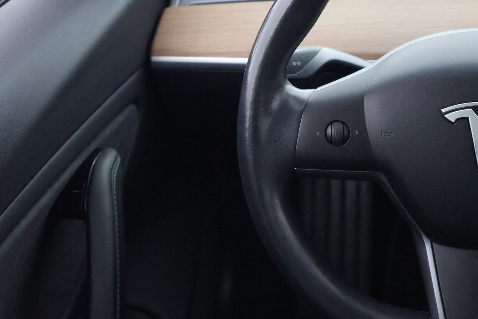 Tesla Model 3 2019 Long-Range Dual Motor AWD - Suomiauto / Premium Audio / Lasikatto / Peruutuskamera / Nahkasisusta / 2x Renkaat Aluvantein!