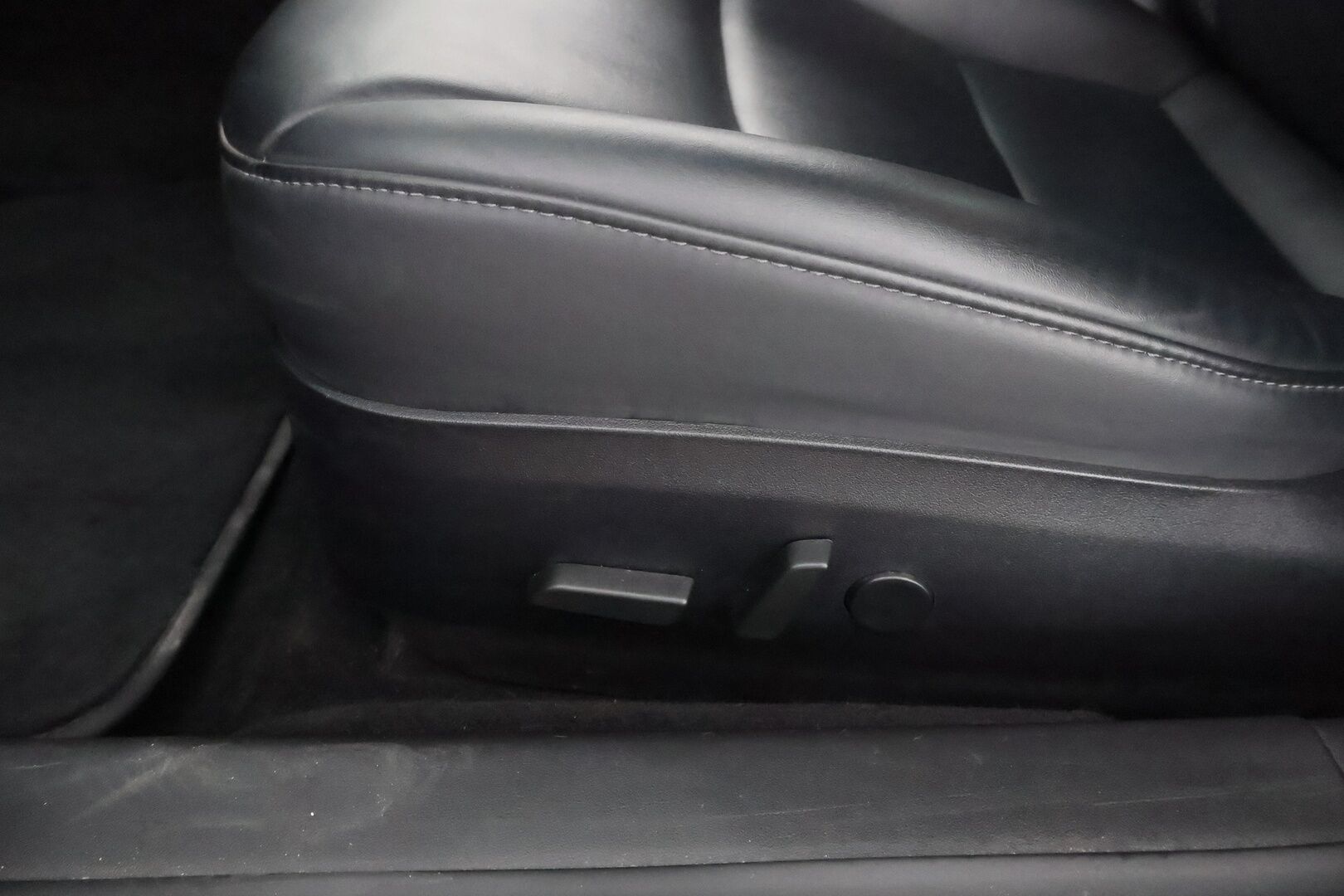 Tesla Model 3 2019 Long-Range Dual Motor AWD - Suomiauto / Premium Audio / Lasikatto / Peruutuskamera / Nahkasisusta / 2x Renkaat Aluvantein!