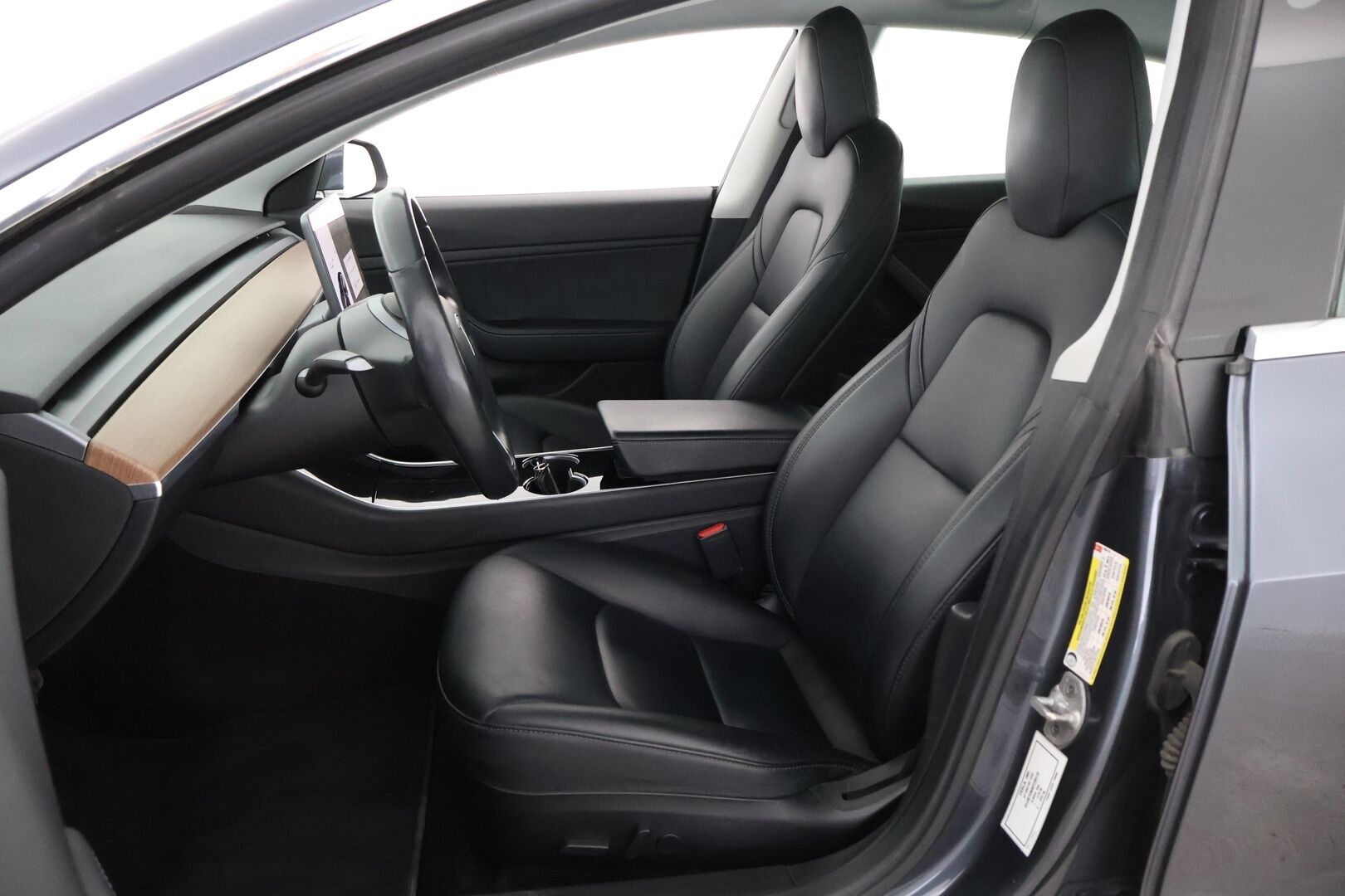 Tesla Model 3 2019 Long-Range Dual Motor AWD - Suomiauto / Premium Audio / Lasikatto / Peruutuskamera / Nahkasisusta / 2x Renkaat Aluvantein!