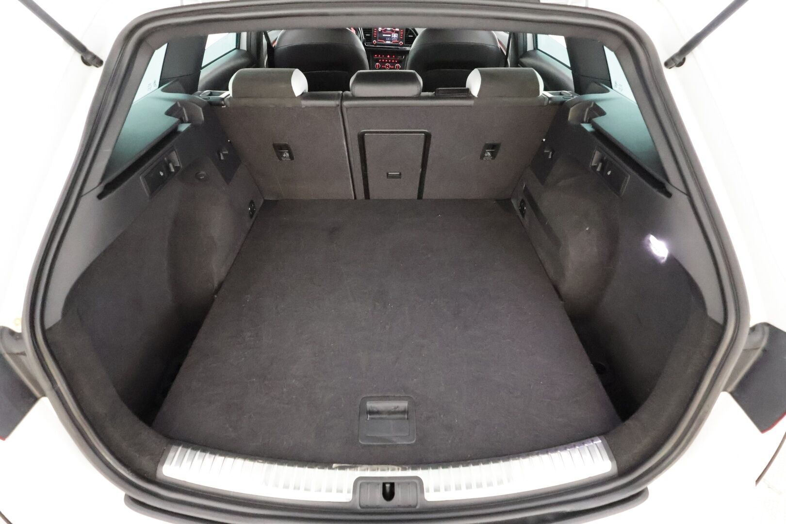 Seat Leon ST 2016 CUPRA ST290 Black Edition * ACC / Webasto / LED / P.tutkat / Apple&Android / Seat äänentoisto *