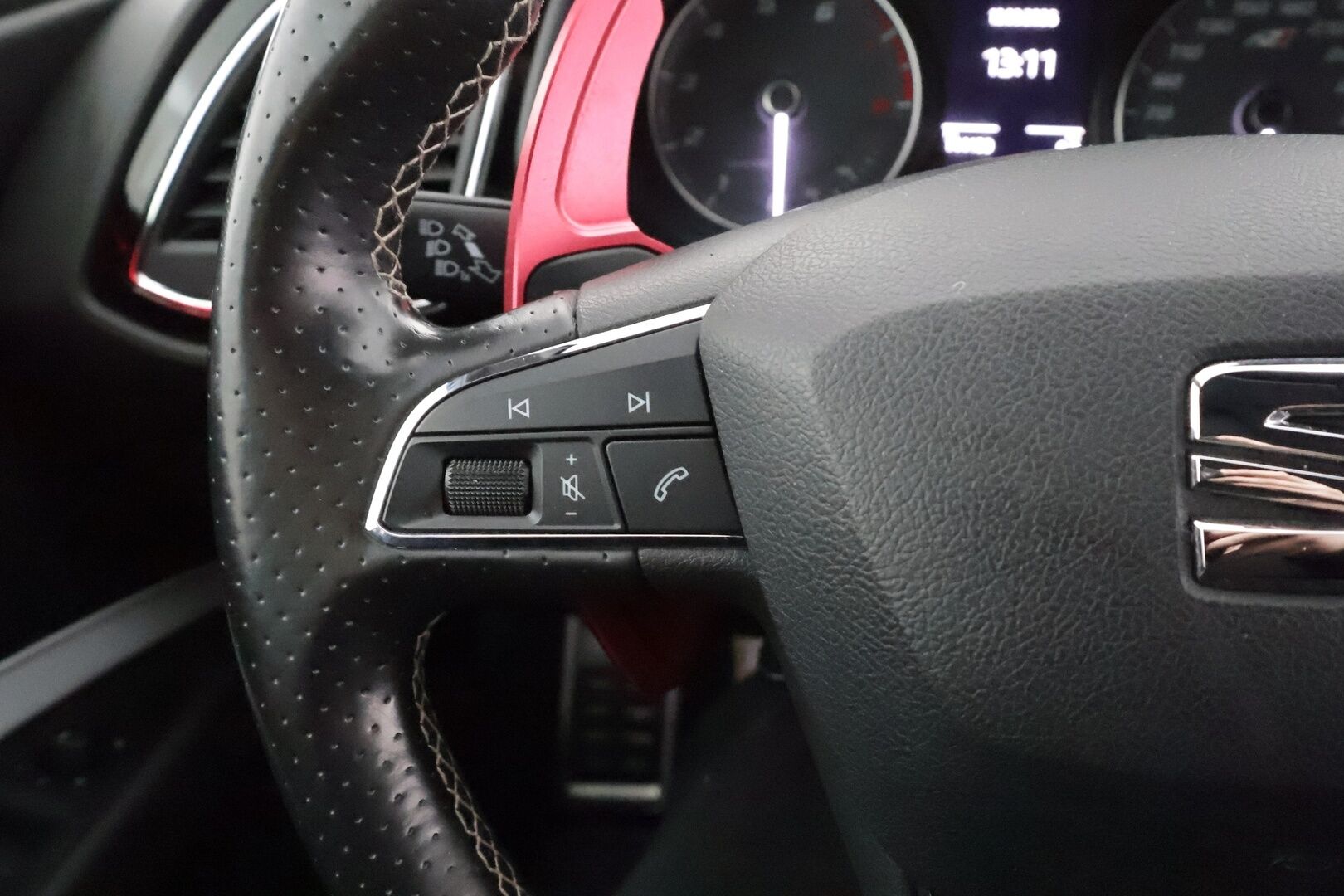 Seat Leon ST 2016 CUPRA ST290 Black Edition * ACC / Webasto / LED / P.tutkat / Apple&Android / Seat äänentoisto *