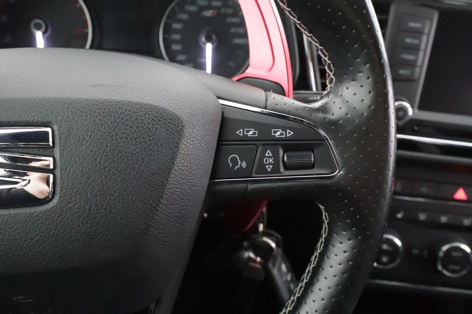 Seat Leon ST 2016 CUPRA ST290 Black Edition * ACC / Webasto / LED / P.tutkat / Apple&Android / Seat äänentoisto *