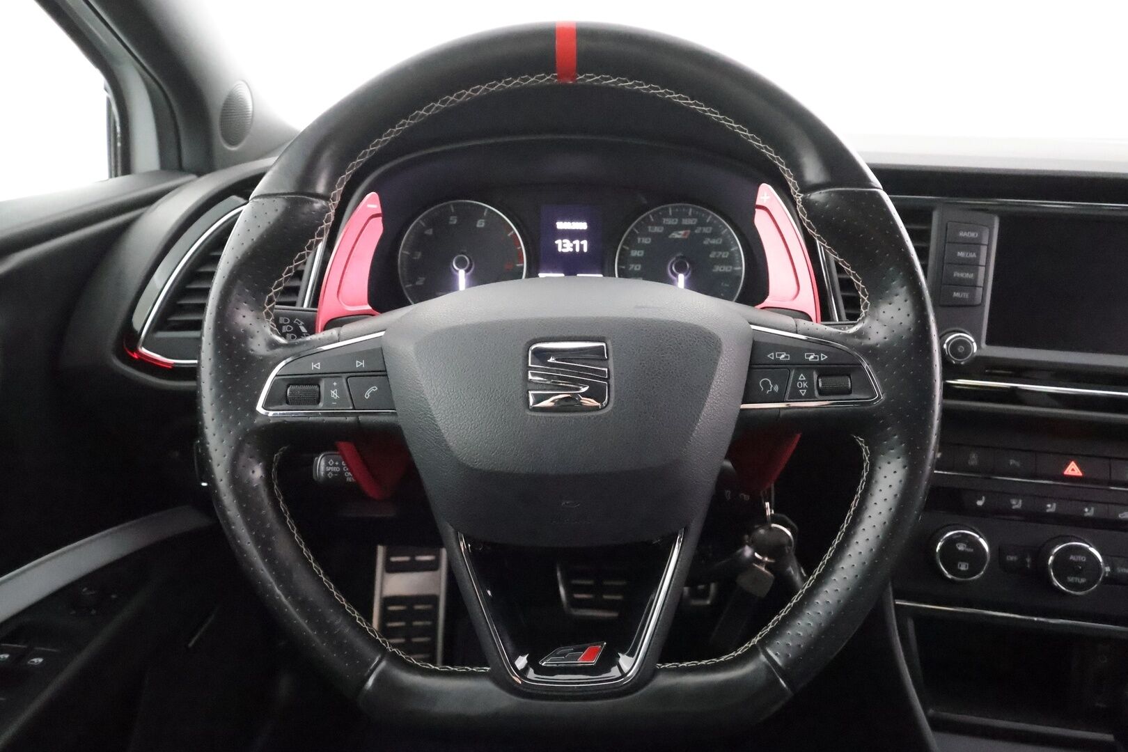 Seat Leon ST 2016 CUPRA ST290 Black Edition * ACC / Webasto / LED / P.tutkat / Apple&Android / Seat äänentoisto *