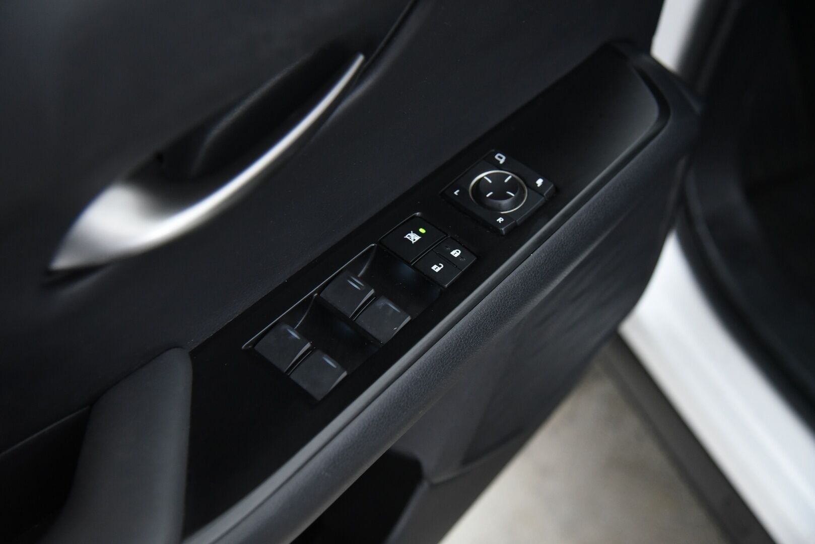 Lexus UX 2019 250h Comfort / Adapt. vak / Koukku / P-Kamera / Ratinlämmitys - Tulossa myyntiin!