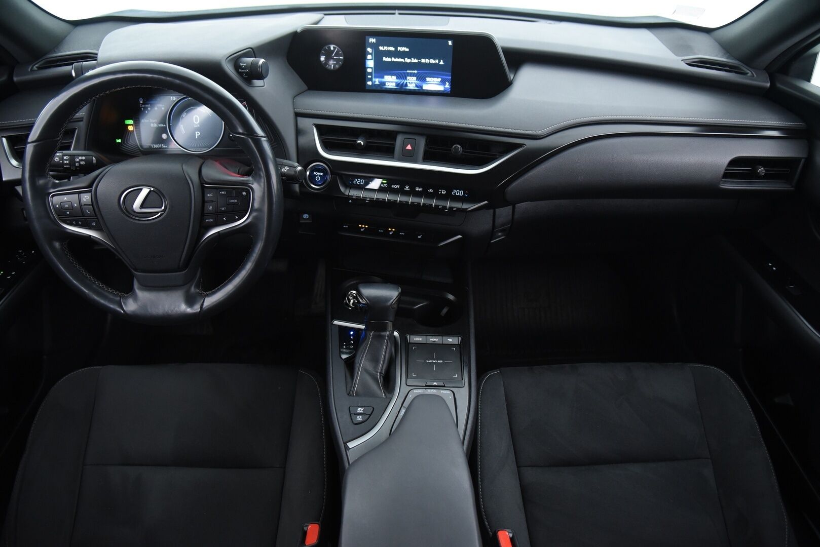 Lexus UX 2019 250h Comfort / Adapt. vak / Koukku / P-Kamera / Ratinlämmitys - Tulossa myyntiin!