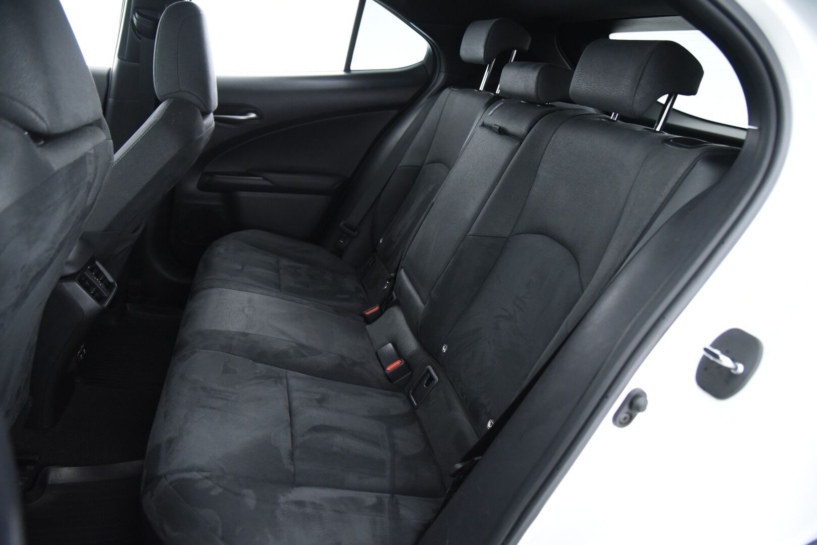 Lexus UX 2019 250h Comfort / Adapt. vak / Koukku / P-Kamera / Ratinlämmitys - Tulossa myyntiin!
