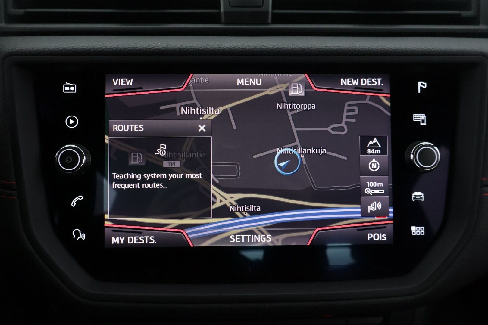 Seat Arona 2019 1,5 TSI EVO FR - Vakkari / Nahka-alcantara Sporttipenkit / P-kamera / Navi / Apple&Android / LED-valot / 2x renkaat / Tutkat / Aut. Ilmastointi