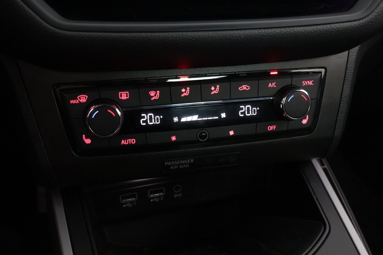 Seat Arona 2019 1,5 TSI EVO FR - Vakkari / Nahka-alcantara Sporttipenkit / P-kamera / Navi / Apple&Android / LED-valot / 2x renkaat / Tutkat / Aut. Ilmastointi