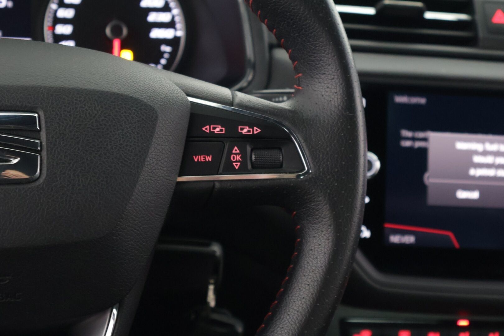 Seat Arona 2019 1,5 TSI EVO FR - Vakkari / Nahka-alcantara Sporttipenkit / P-kamera / Navi / Apple&Android / LED-valot / 2x renkaat / Tutkat / Aut. Ilmastointi