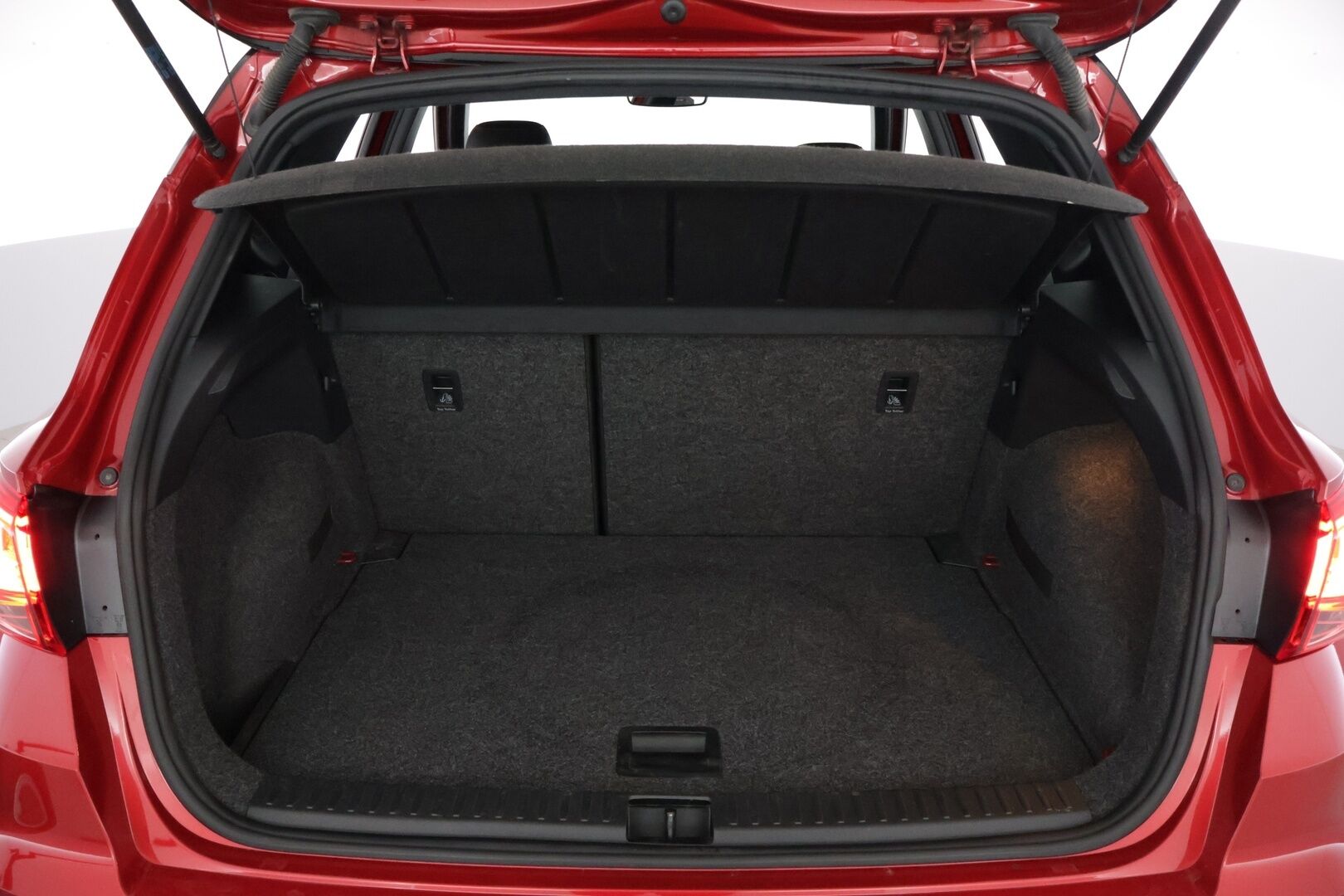 Seat Arona 2019 1,5 TSI EVO FR - Vakkari / Nahka-alcantara Sporttipenkit / P-kamera / Navi / Apple&Android / LED-valot / 2x renkaat / Tutkat / Aut. Ilmastointi