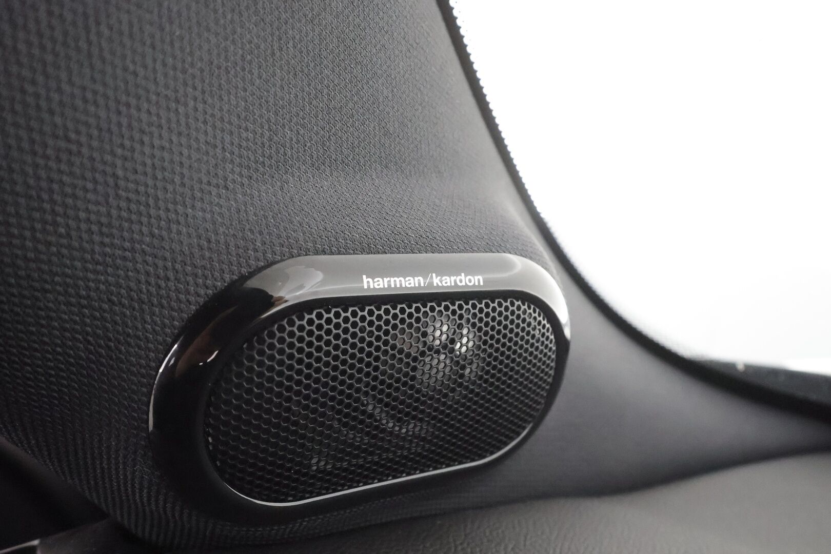 MINI Hatchback 2019 John Cooper Works A Maximise - HUD | Adapt LED | H/K | Urheilullinen alusta | Kamera | Sporttinahat | Keyless | AppleCarplay |  Vakkari | Lohko | Suomi-auto | Kahdet Renkaat 
