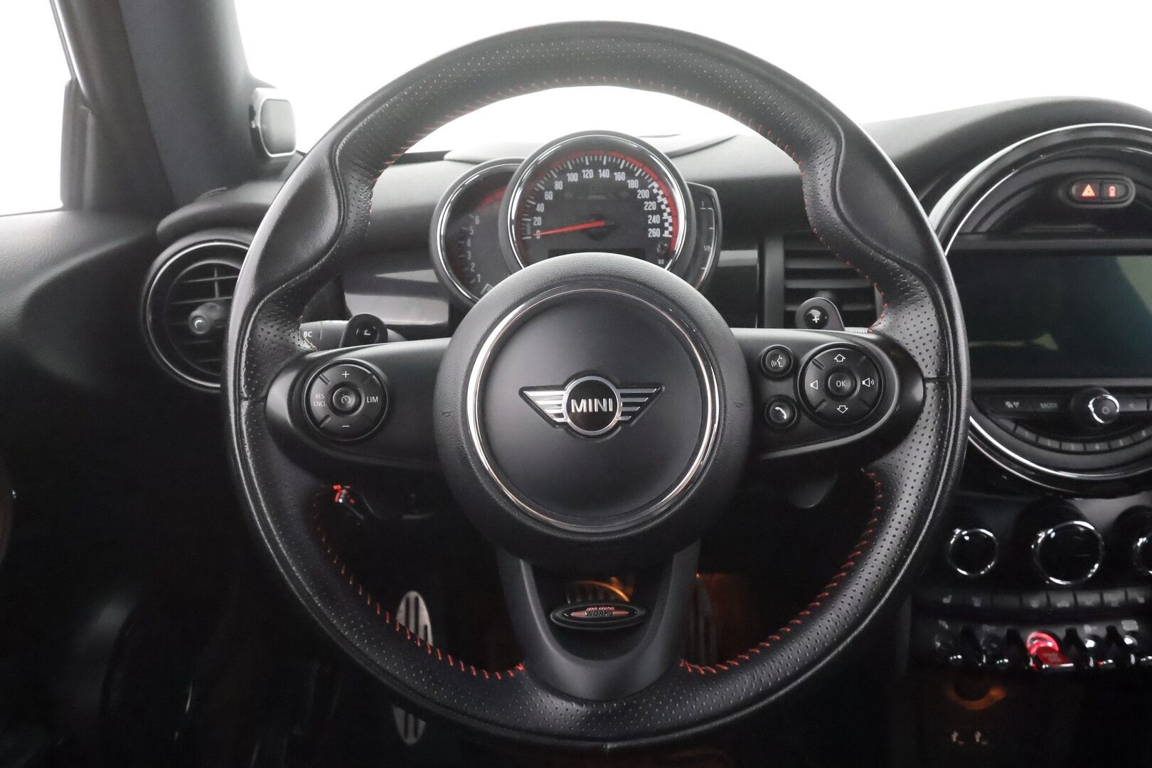 MINI Hatchback 2019 John Cooper Works A Maximise - HUD | Adapt LED | H/K | Urheilullinen alusta | Kamera | Sporttinahat | Keyless | AppleCarplay |  Vakkari | Lohko | Suomi-auto | Kahdet Renkaat 
