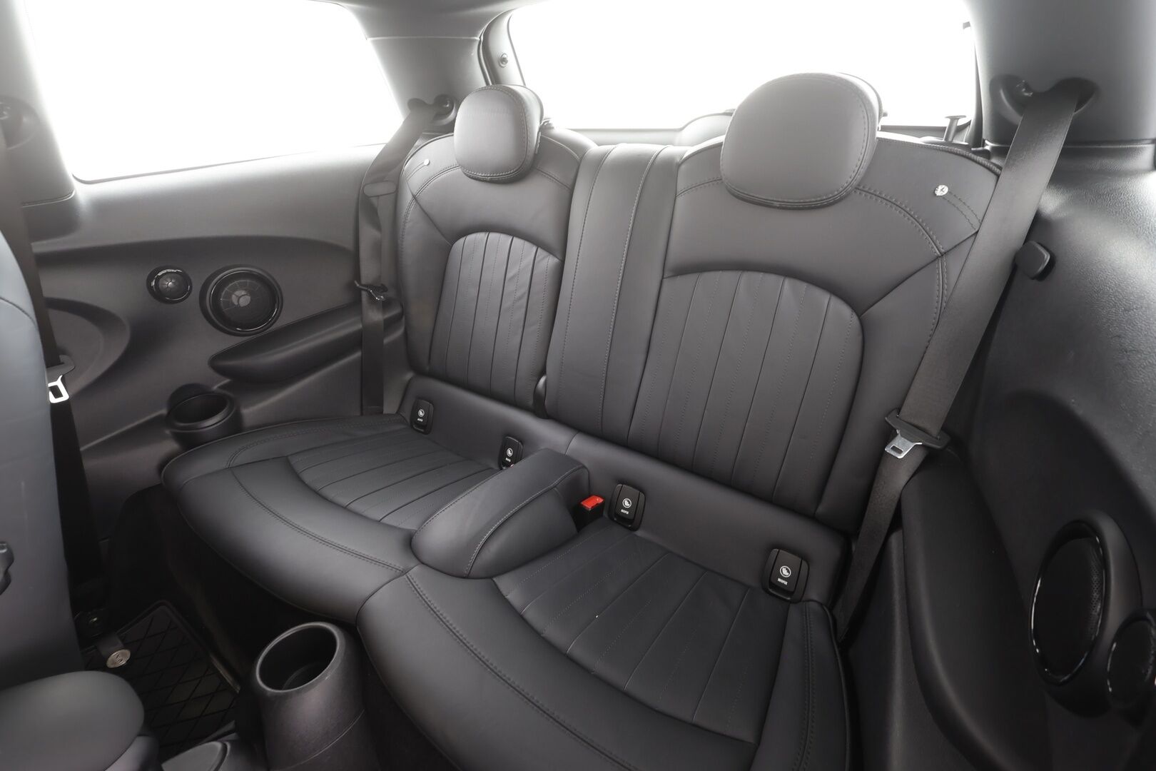 MINI Hatchback 2019 John Cooper Works A Maximise - HUD | Adapt LED | H/K | Urheilullinen alusta | Kamera | Sporttinahat | Keyless | AppleCarplay |  Vakkari | Lohko | Suomi-auto | Kahdet Renkaat 