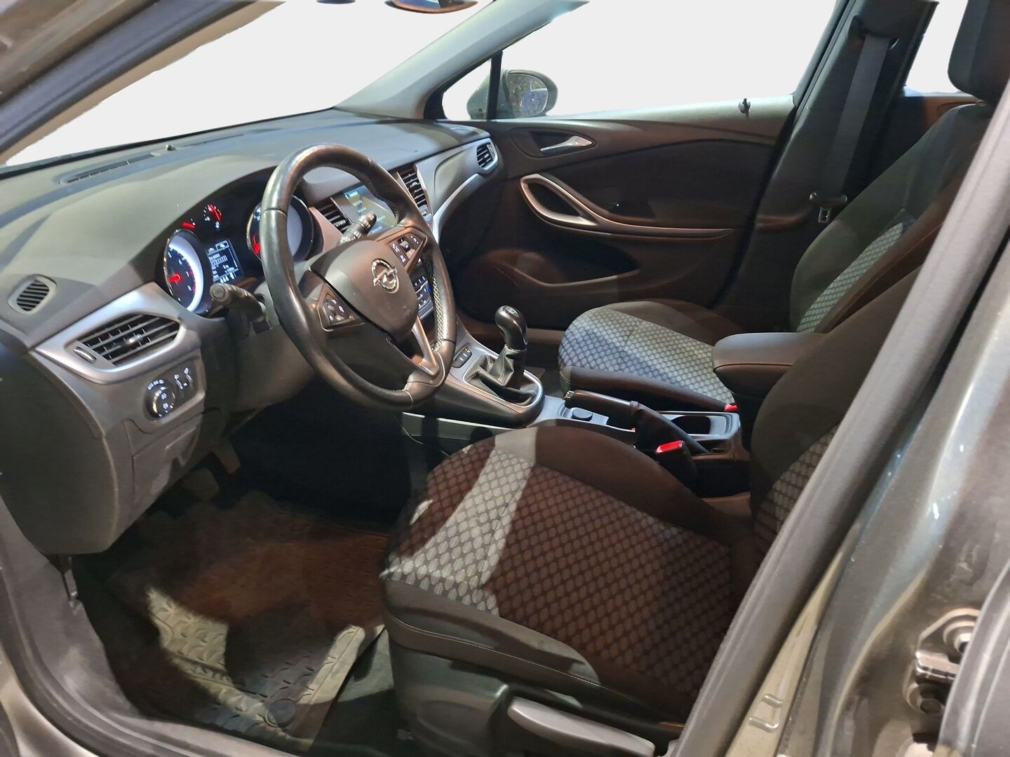 Opel Astra 2019 5-ov Comfort 150 Turbo * Suomiauto / Lohko & Sisäpistoke / Vakkari / Apple&Android / Peruutustutkat - Metalliväri / Juuri tullut Tampereelle! - HULLUT AVAJAISHULINAT KORKOTARJOUS 3,29 %