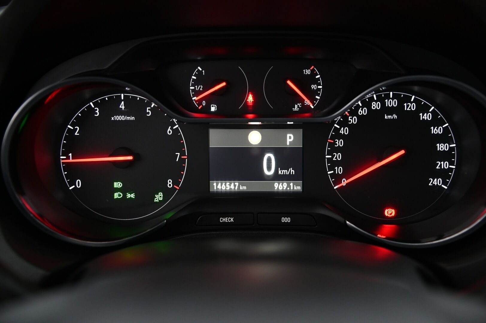 Opel Grandland X 2019 Innovation Plus 130 Turbo A * Ratin lämmitin / 360-kamera / Koukku / Navi / Vakionopeudensäädin* - Hyvällä historialla Ensimmäiseltä omistajalta! / 2x renkaat alumiinivantein!